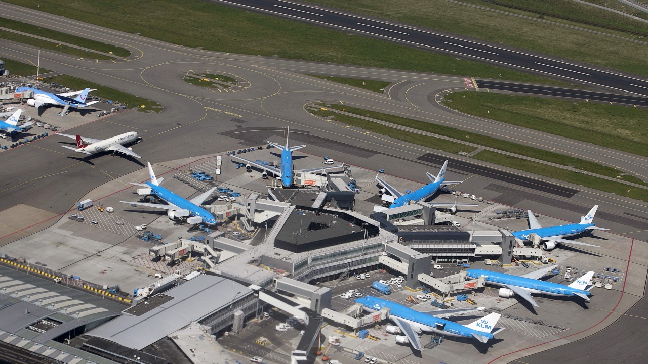 KLM aircraft are seen on the tarmac at Schipol airport near Amsterdam. /Yves Herman/File Photo/Reuters