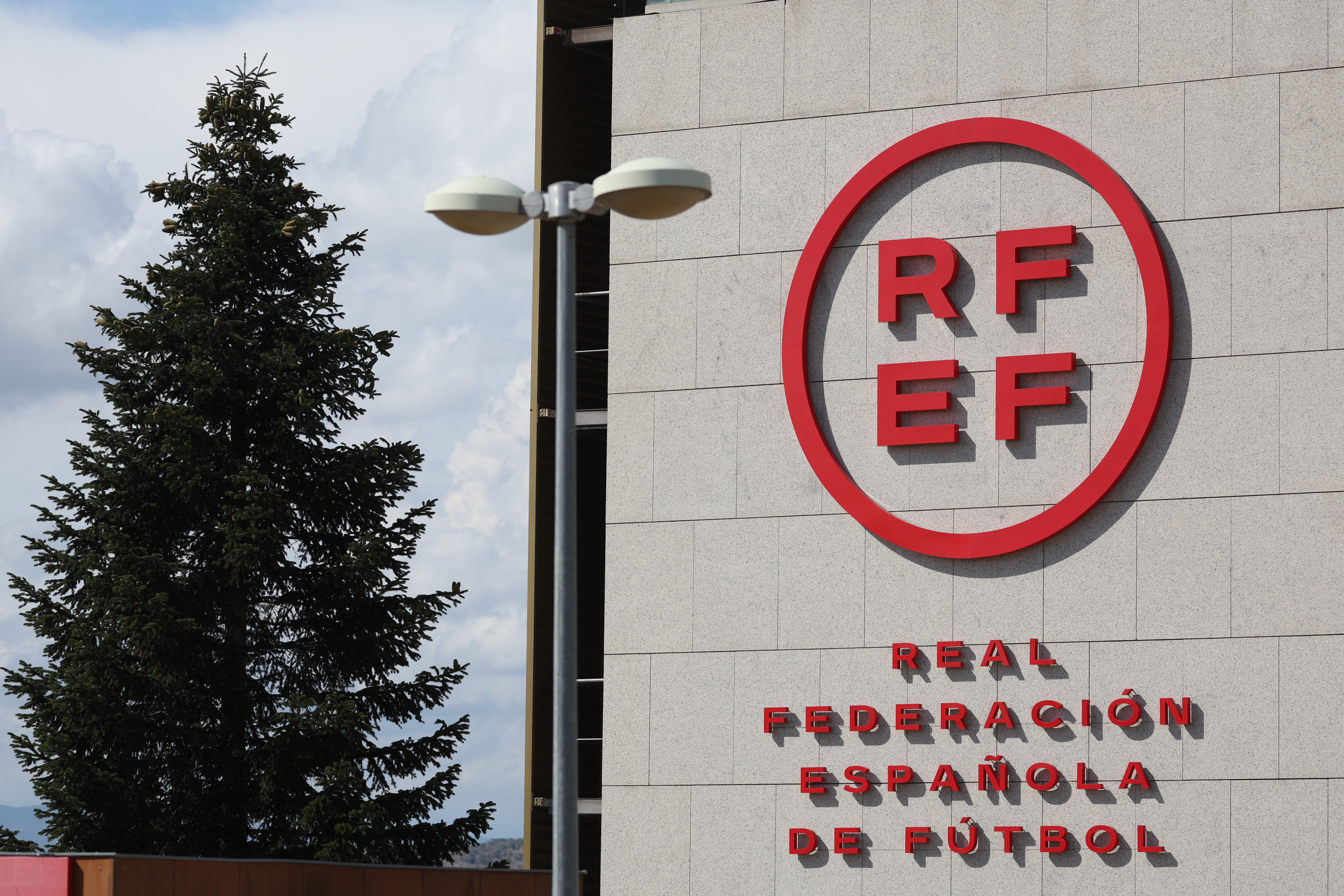 The Spanish football federation is facing a crisis with footballers now calling for interim president Pedro Rocha to step down./ Isabel Infantes/ Reuters