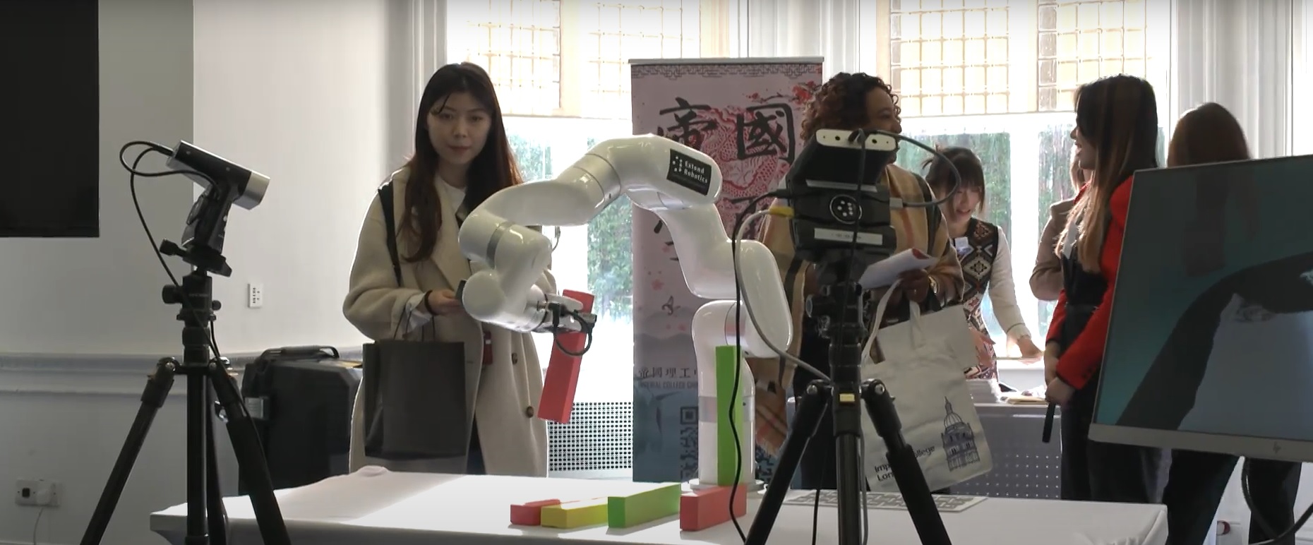 Extend Robotics, a UK-based company that uses mass market virtual reality headsets to enable people to control robot arms remotely, showcased their tech at the summit and are hoping to break into the Chinese market./CGTN.