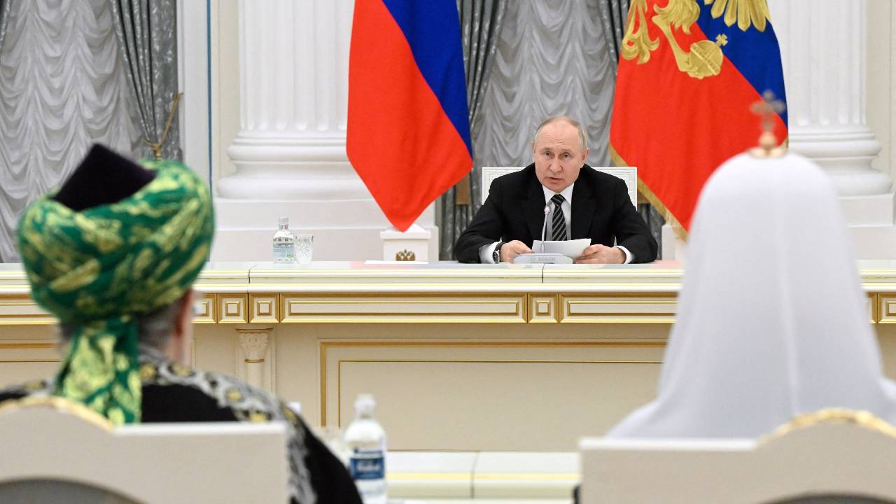 Russian President Vladimir Putin attends a meeting with representatives of Russia's main religious denominations. /Sputnik/Sergei Guneev/Pool/Reuters