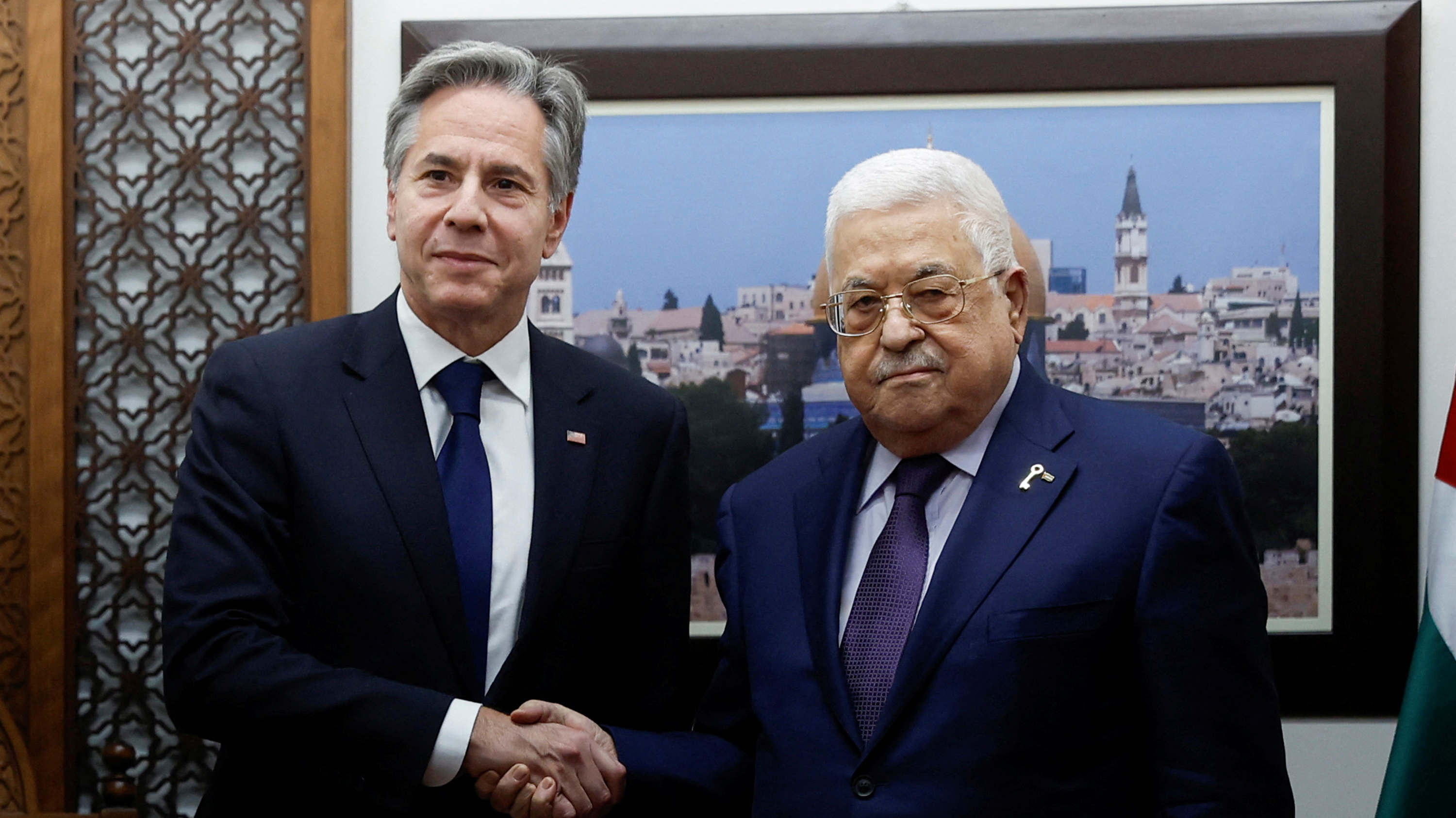 Blinken (left) meets Abbas at the Muqata in Ramallah on Sunday in the Israeli-occupied West Bank. /Jonathan Ernst/Reuters