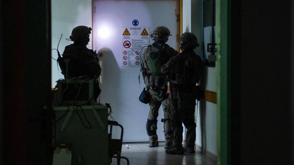  Israeli troops raid Al Shifa hospital in Gaza City. /Israeli Army / AFP