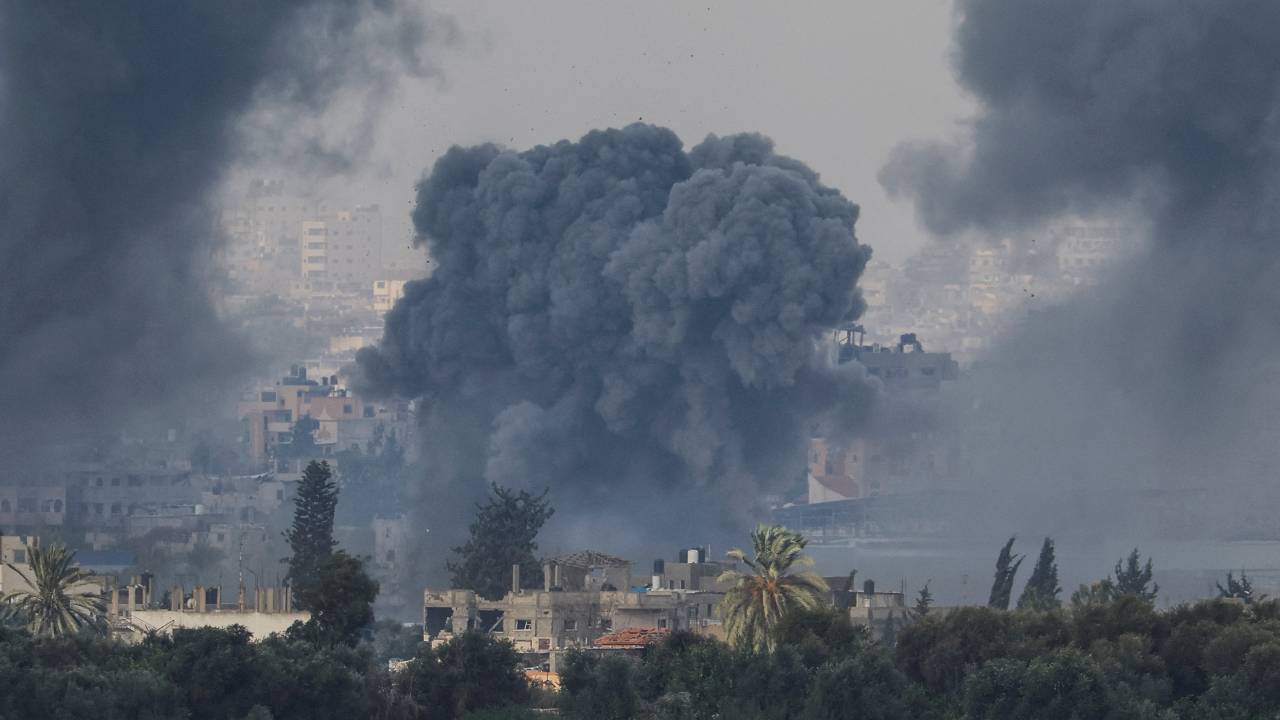 Smoke rises after Israeli air strikes in Gaza as seen from southern Israel. /Alexander Ermochenko/Reuters