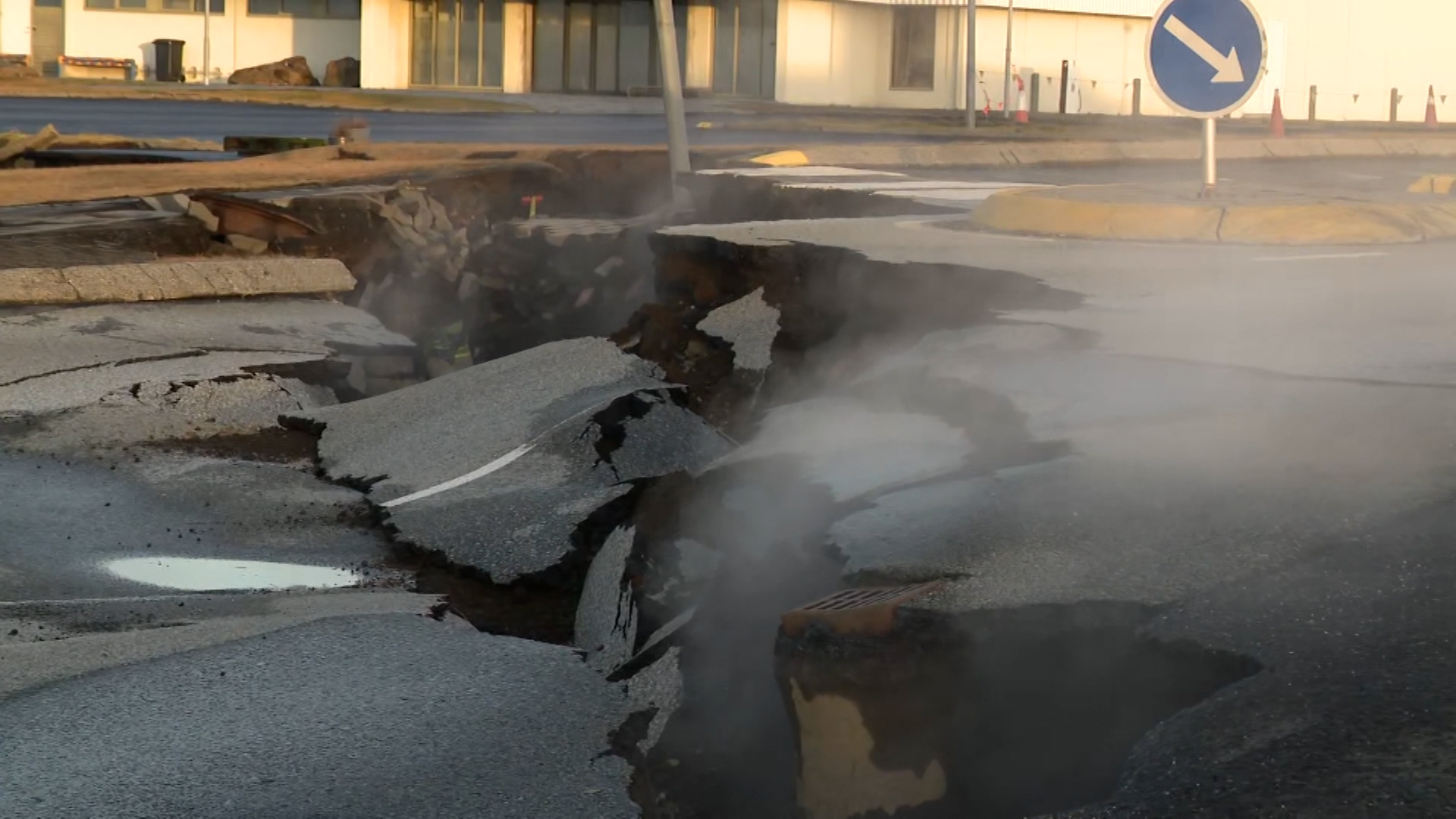 Cracks have been destroying infrastructure in Iceland's town of Grindavik amid  the imminent danger of a volcano erupting. /CGTN Europe