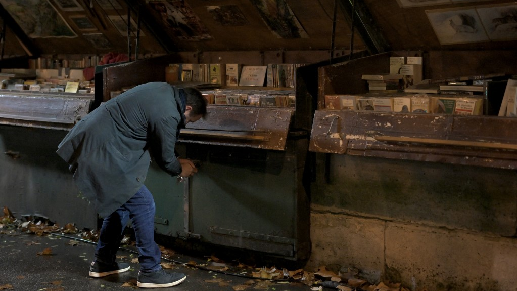 Parisian booksellers have been operating on the banks of the Seine for 450 years. /Miguel Medina/AFP
