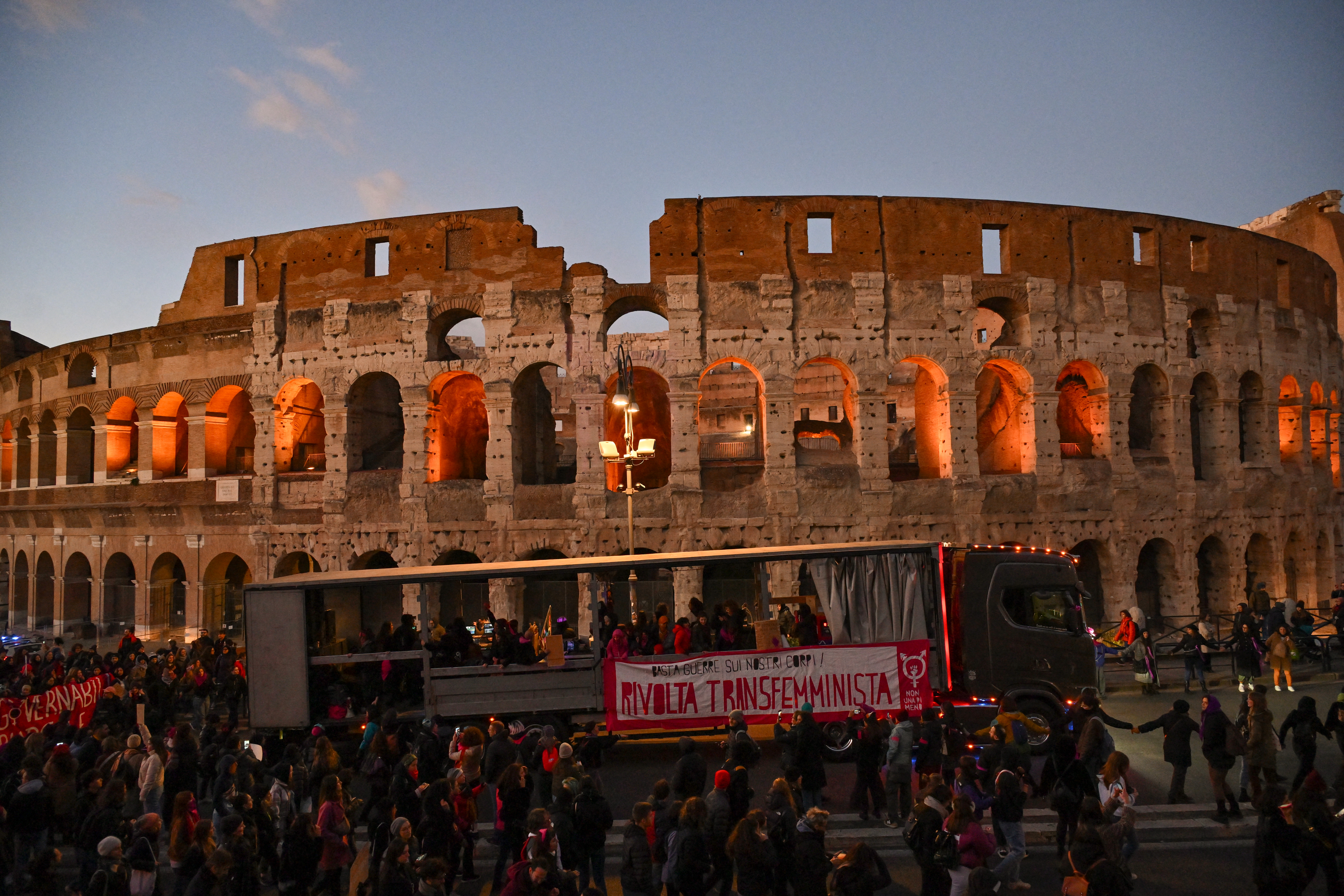 Thousands of people by the Colosseum in Rome, Italy. /Alberto Pizzoli/AFP