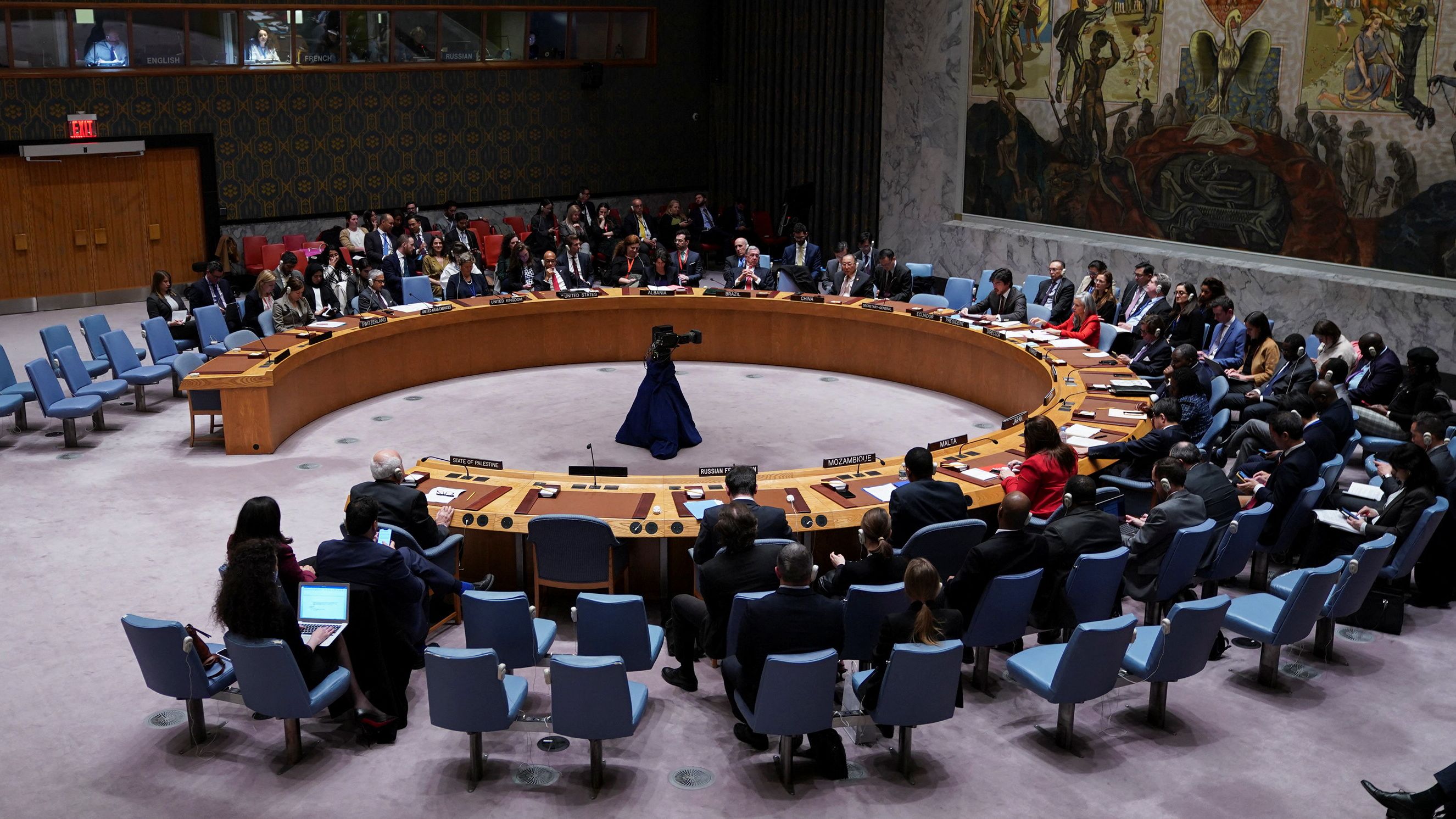 UN Security Council members at Friday's meeting in New York City./ David Dee Delgado/Reuters