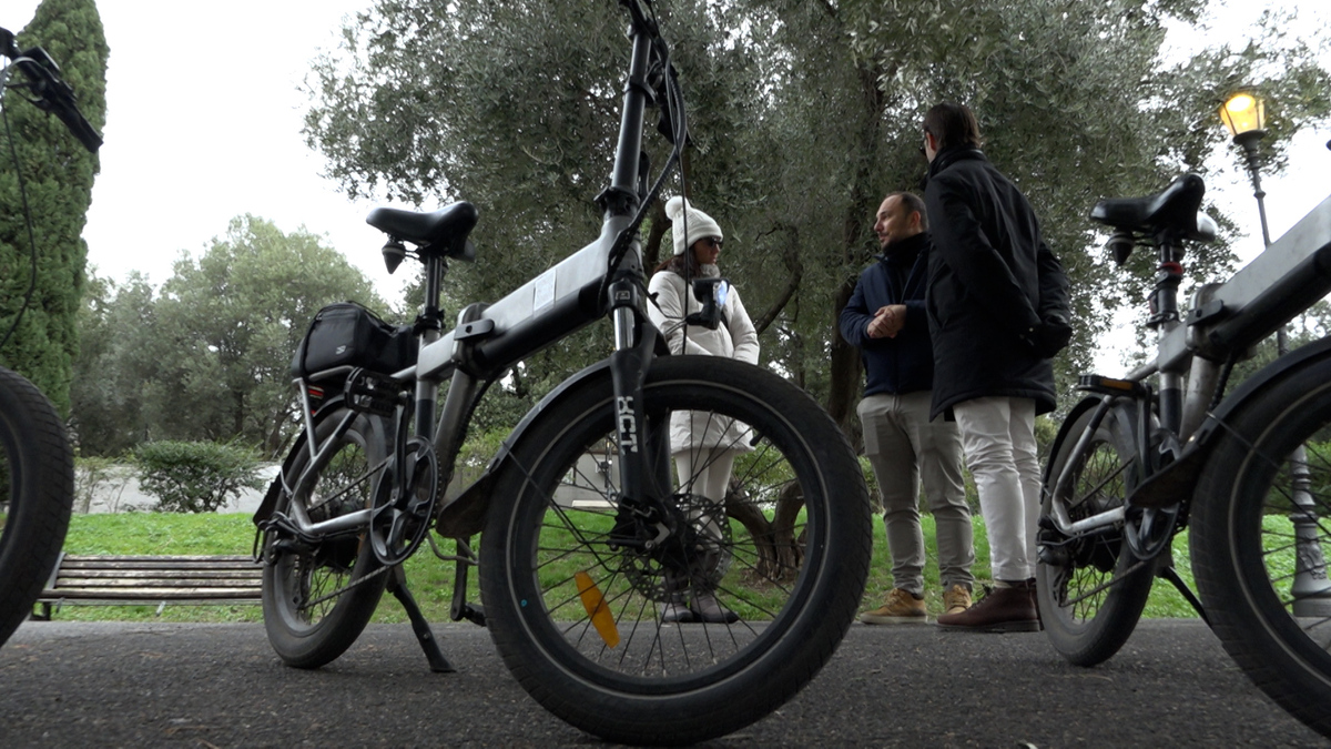 However, less than five percent of Italians currently use their personal bike as their primary mode of transport, compared to 41 percent of people in the Netherlands. /CGTN/Giles Gibson.