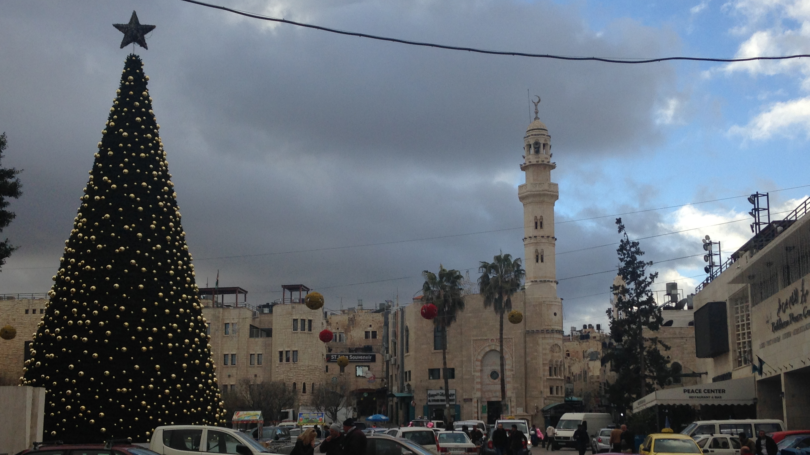 Manger square (2017) is normally decorated festively with a tree. /E. Mearns