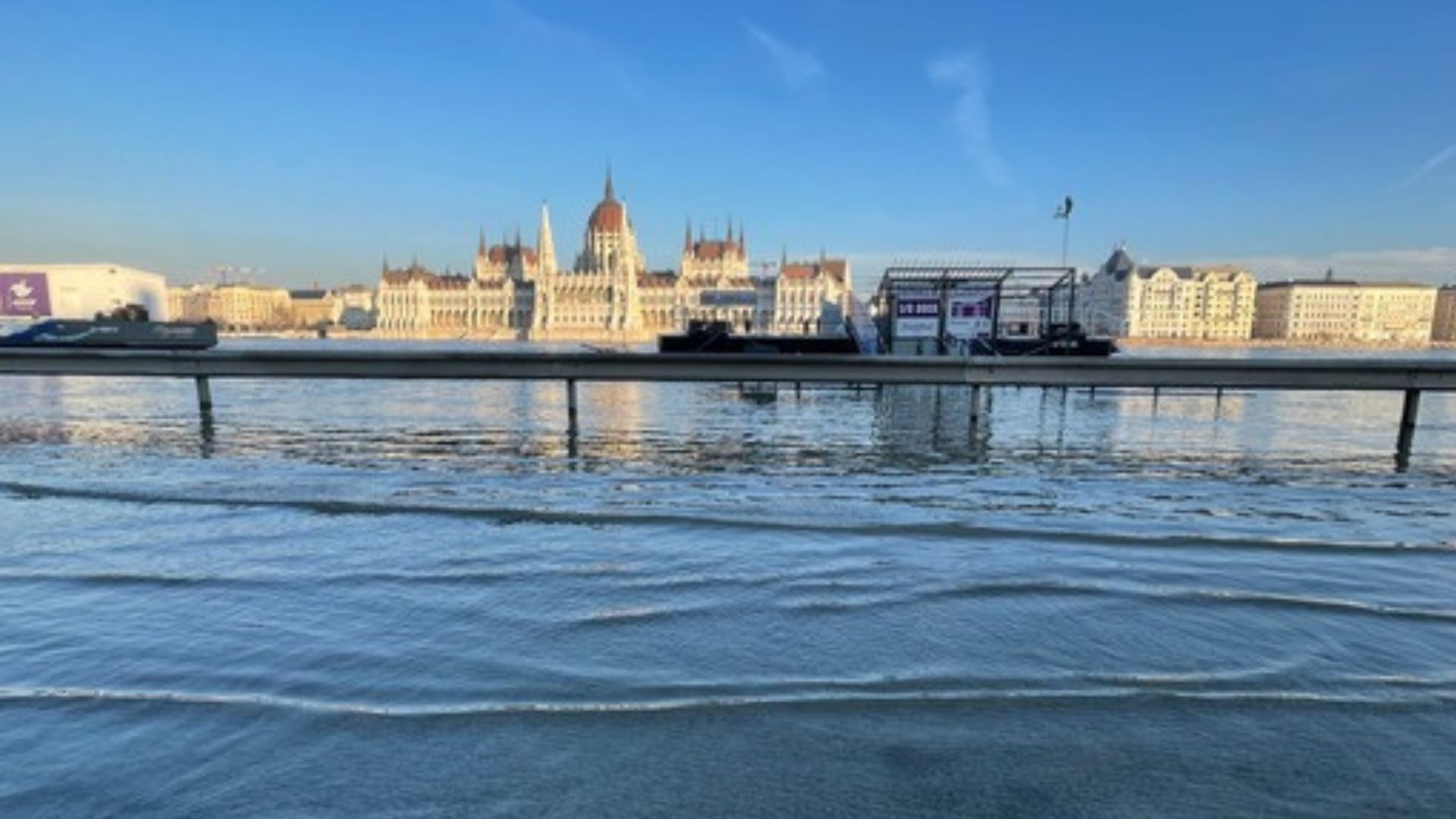 Authorities in Hungary have declared a state of emergency as the Danube River experiences its highest water levels since the devastating floods of 2013. /Pablo Gutierrez/CGTN