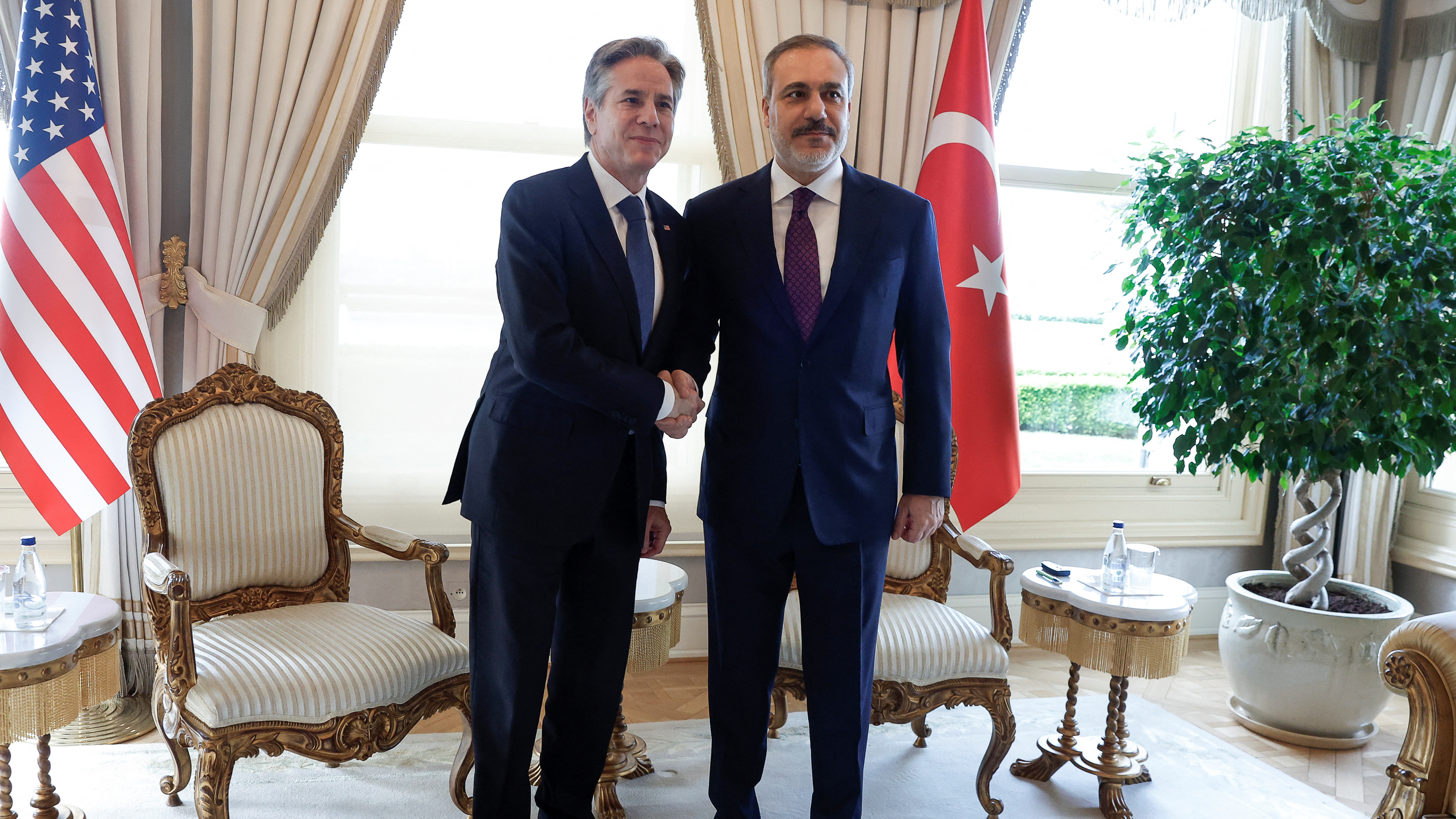 U.S. Secretary of State Antony Blinken has begun his Middle East trip by meeting Turkish foreign minister Hakan Fidan in Istanbul. /Reuters/Evelyn Hockstein/Pool