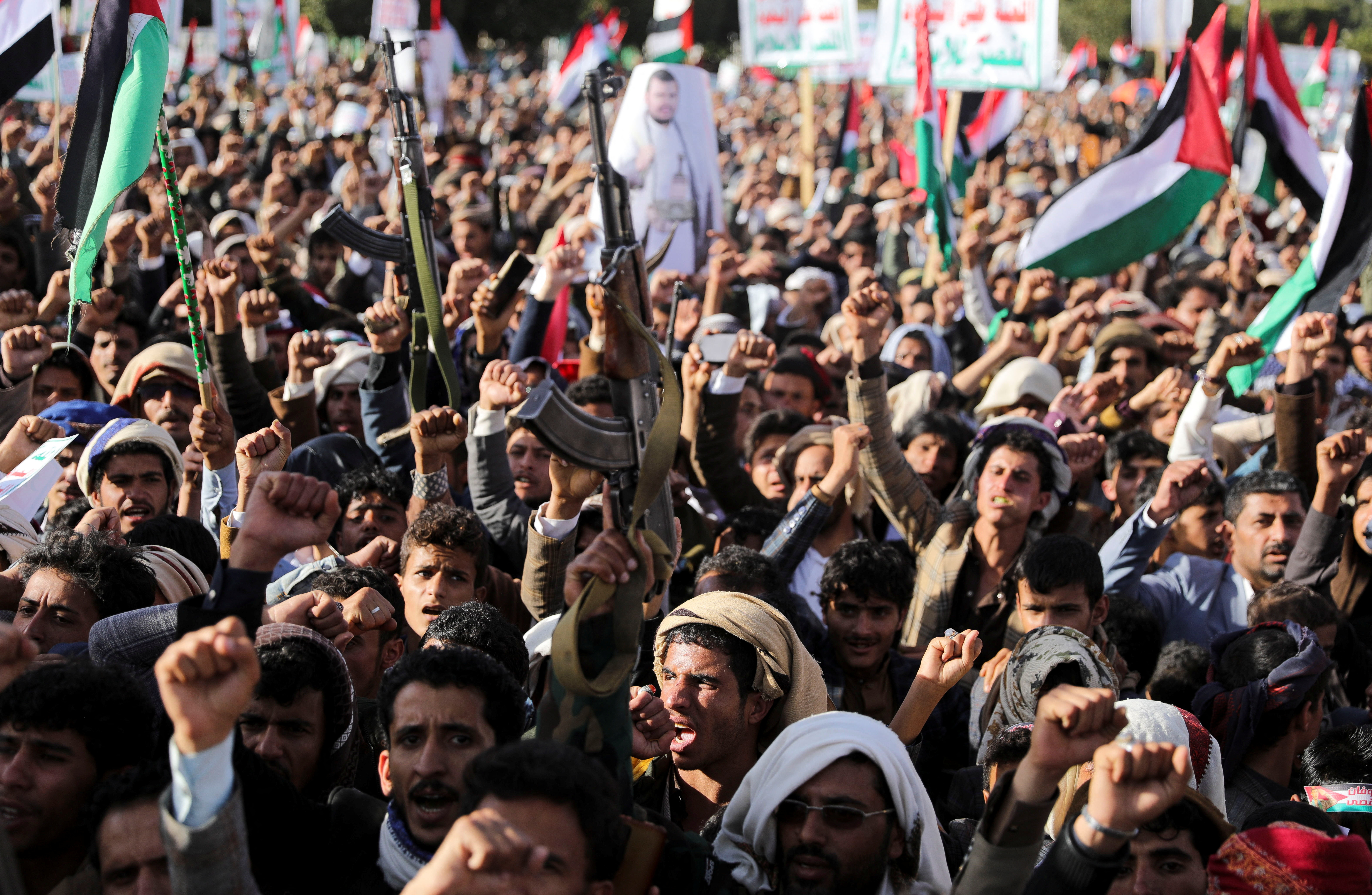 Houthi supporters rallying against airstrikes launched by the U.S. and the UK in Sanaa, Yemen./ Khaled Abdullah/ Reuters