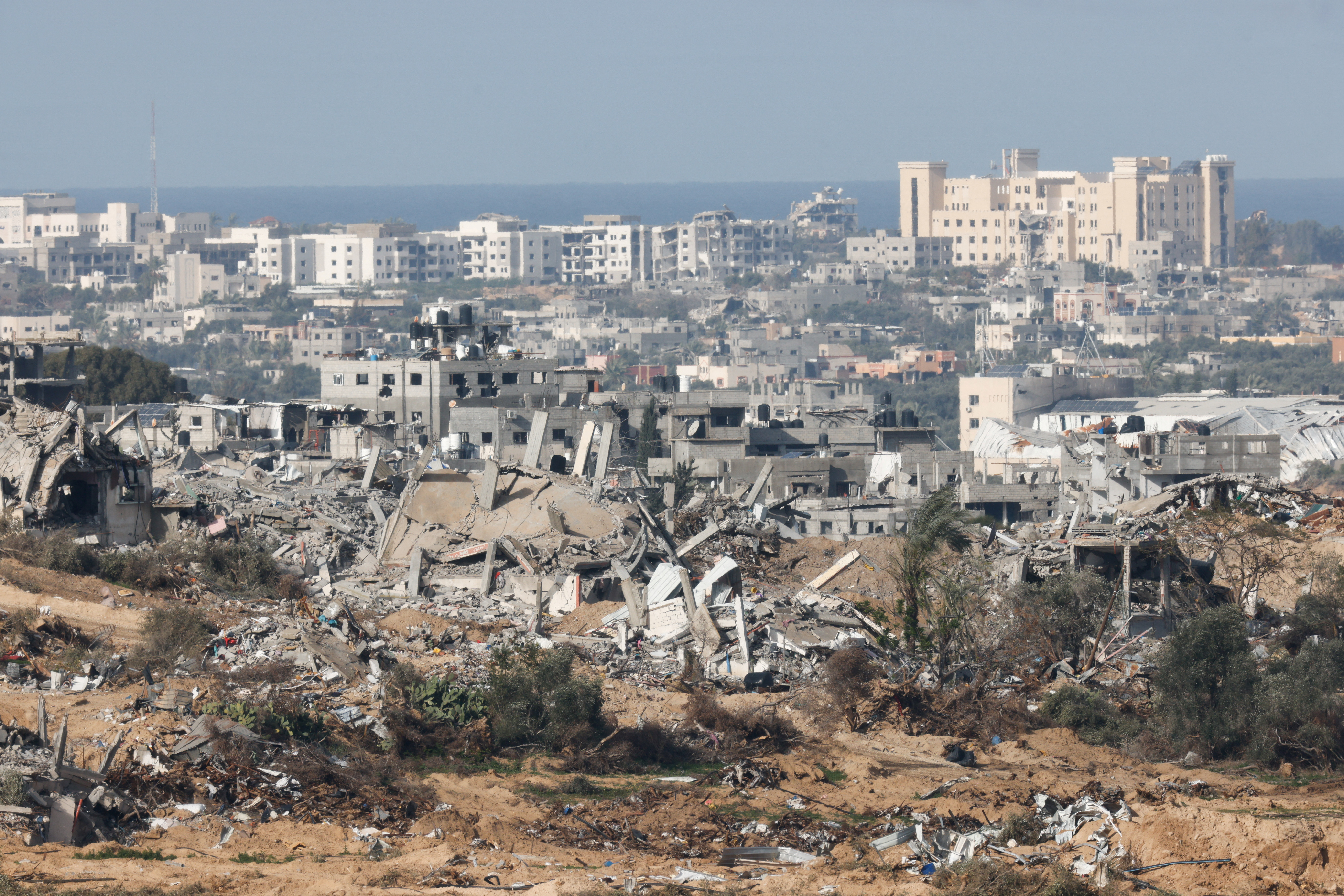 Large areas of Gaza have been flattened by airstrikes./ Amir Cohen/ Reuters