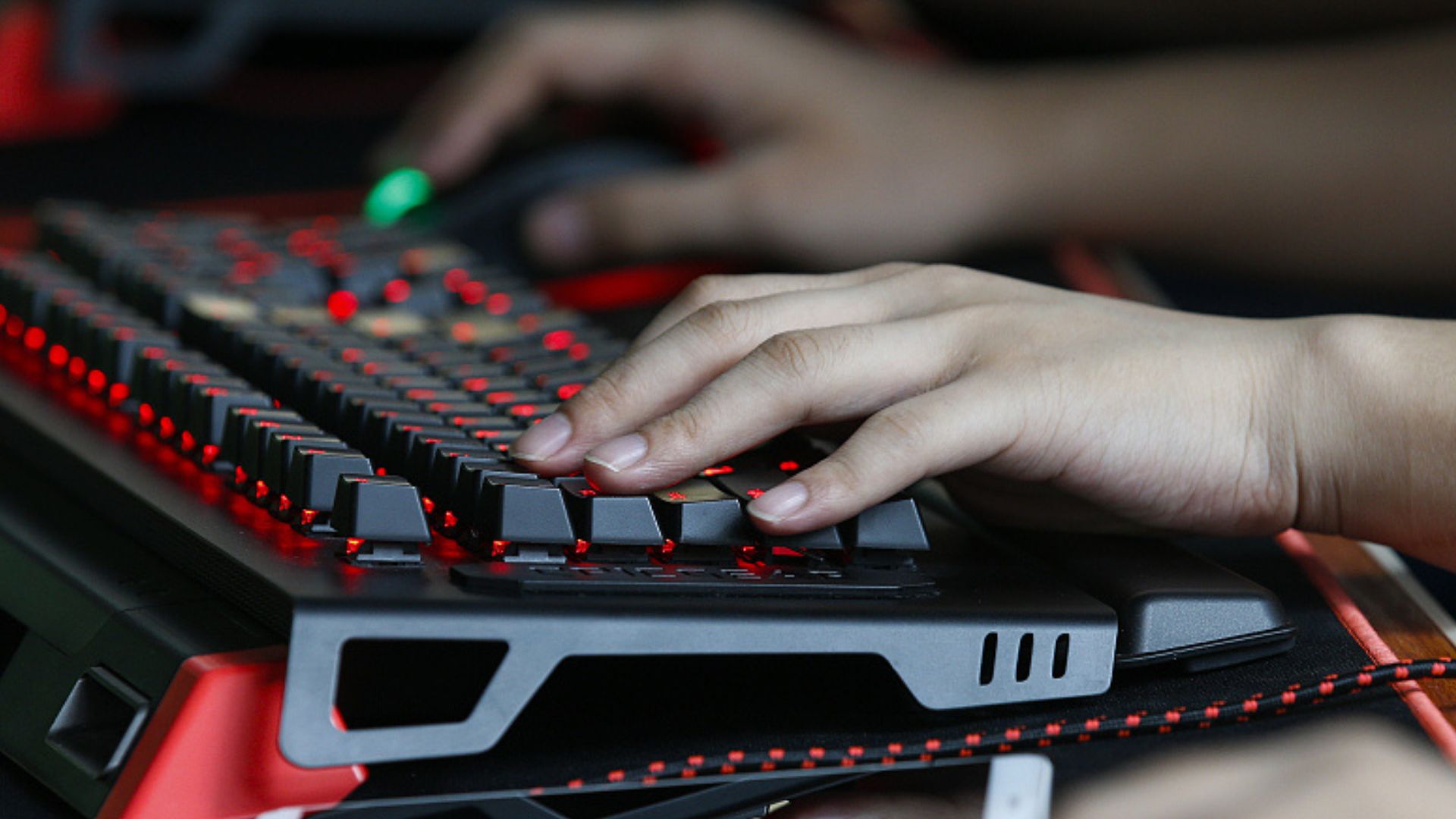 Data suggests nearly half of China's population plays online games / CFP