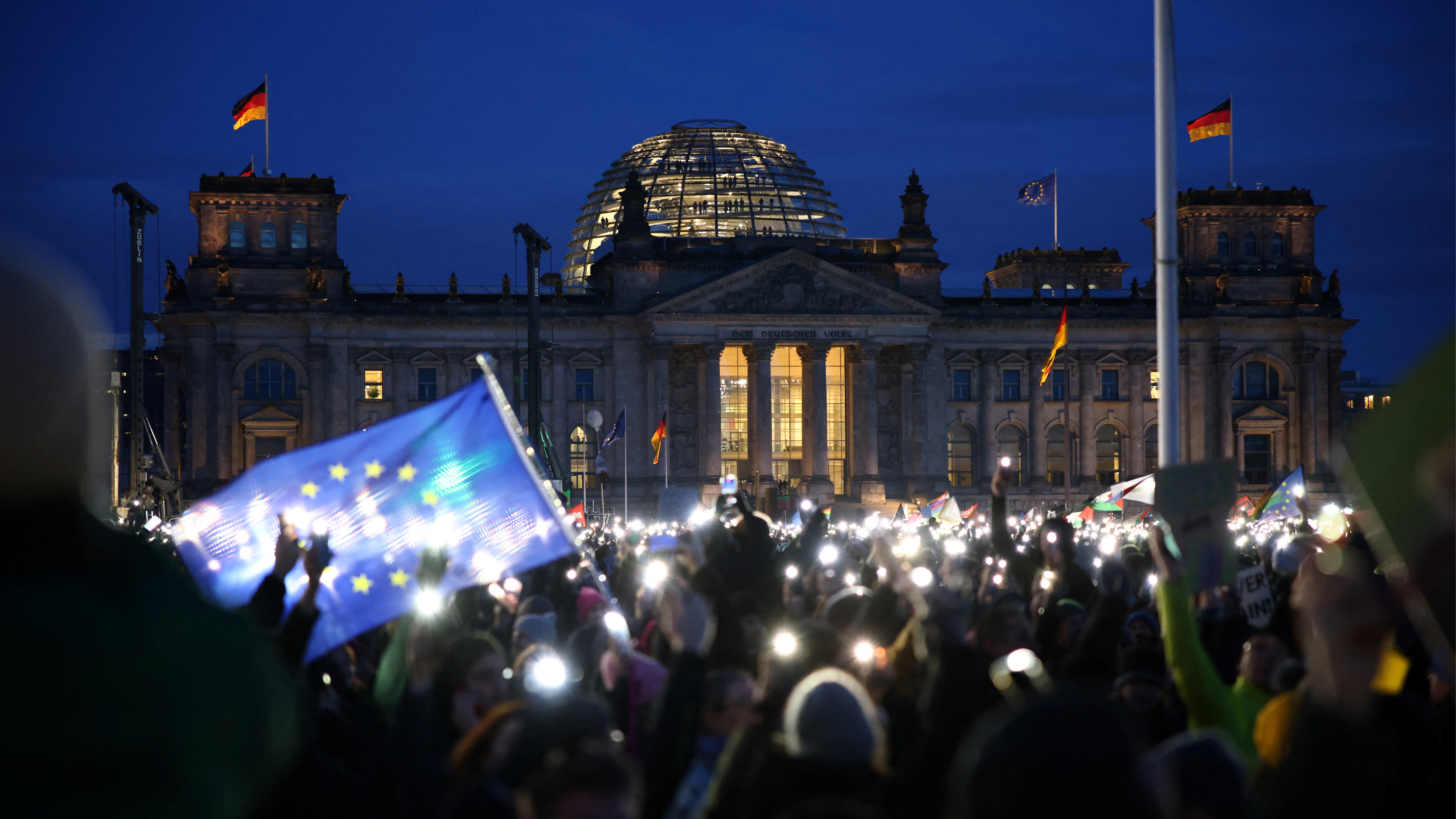 Over 100,000 gather in front of German parliament to protest against the AFD. /Liesa Johannssen/Reuters