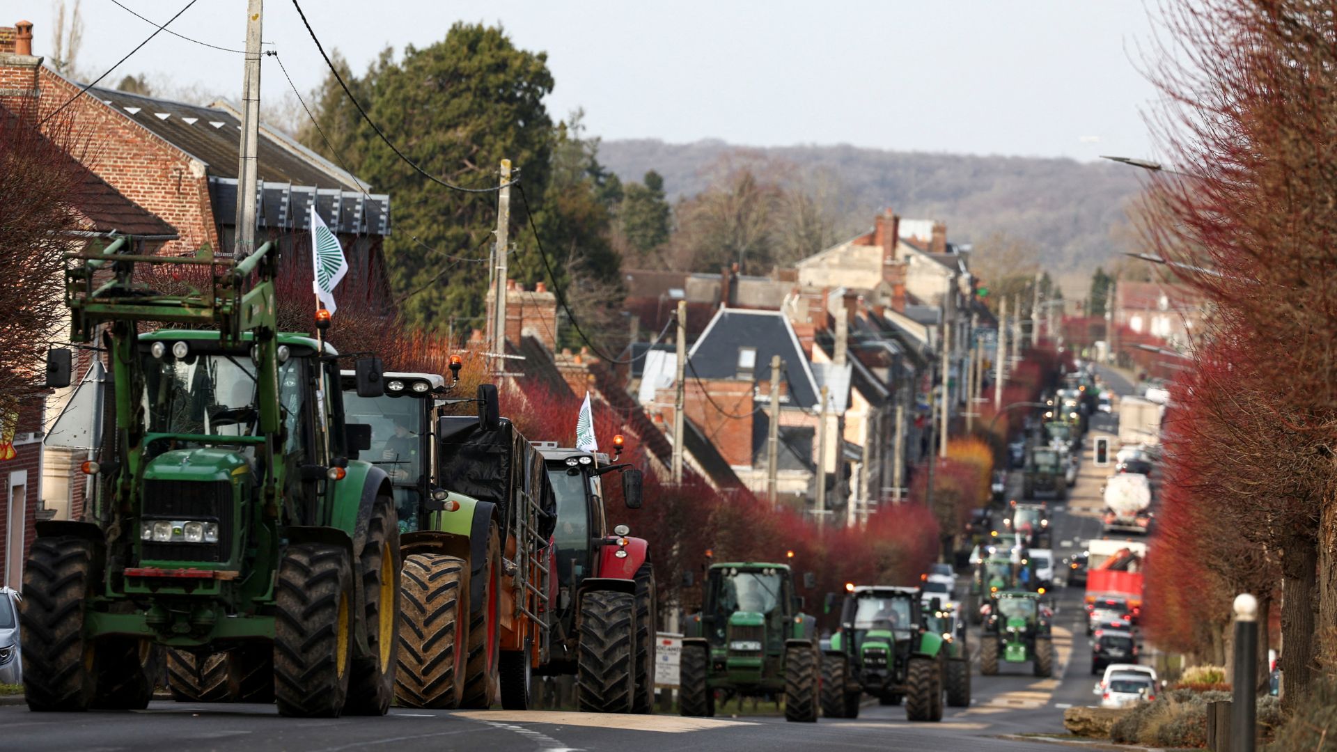 Tractors queue as French farmers try to reach Paris during. /Stephanie Lecocq/Reuters