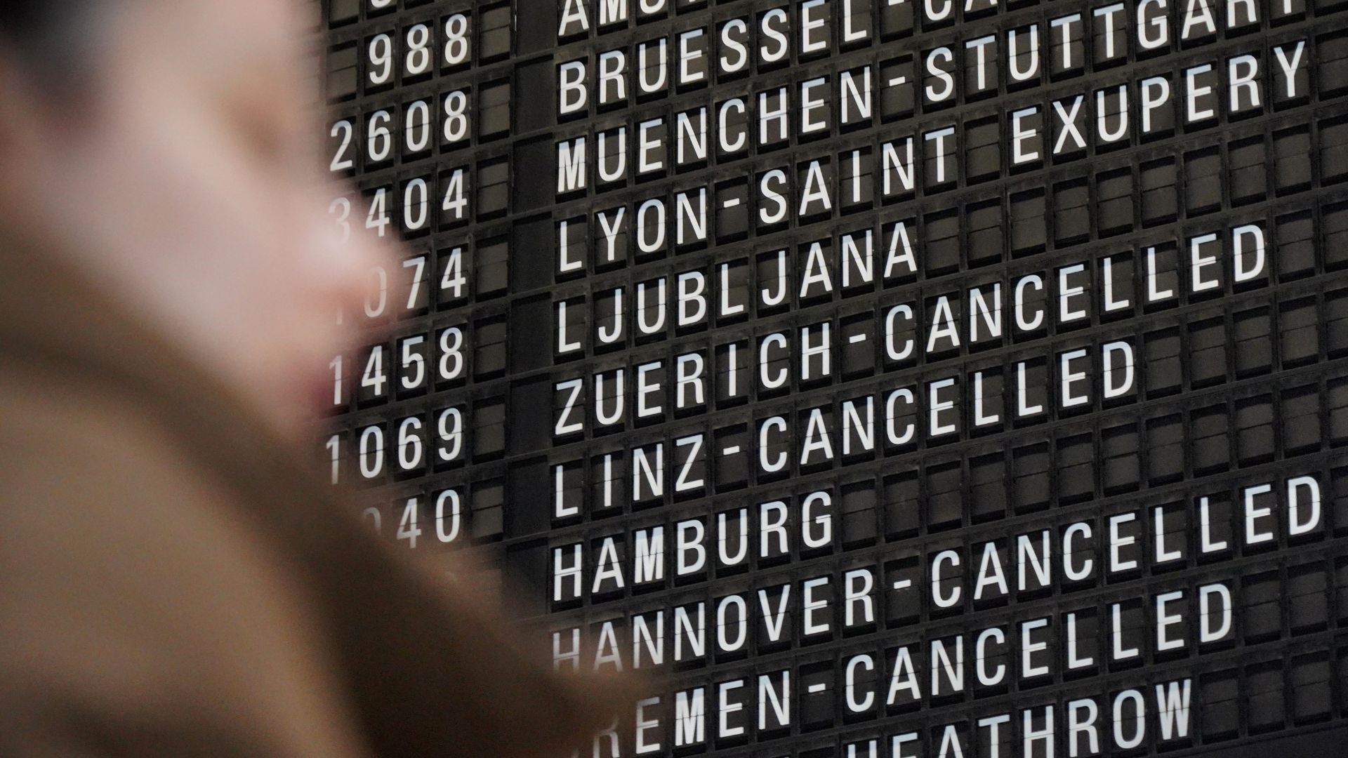 Cancelled flights in Berlin. /CGTN