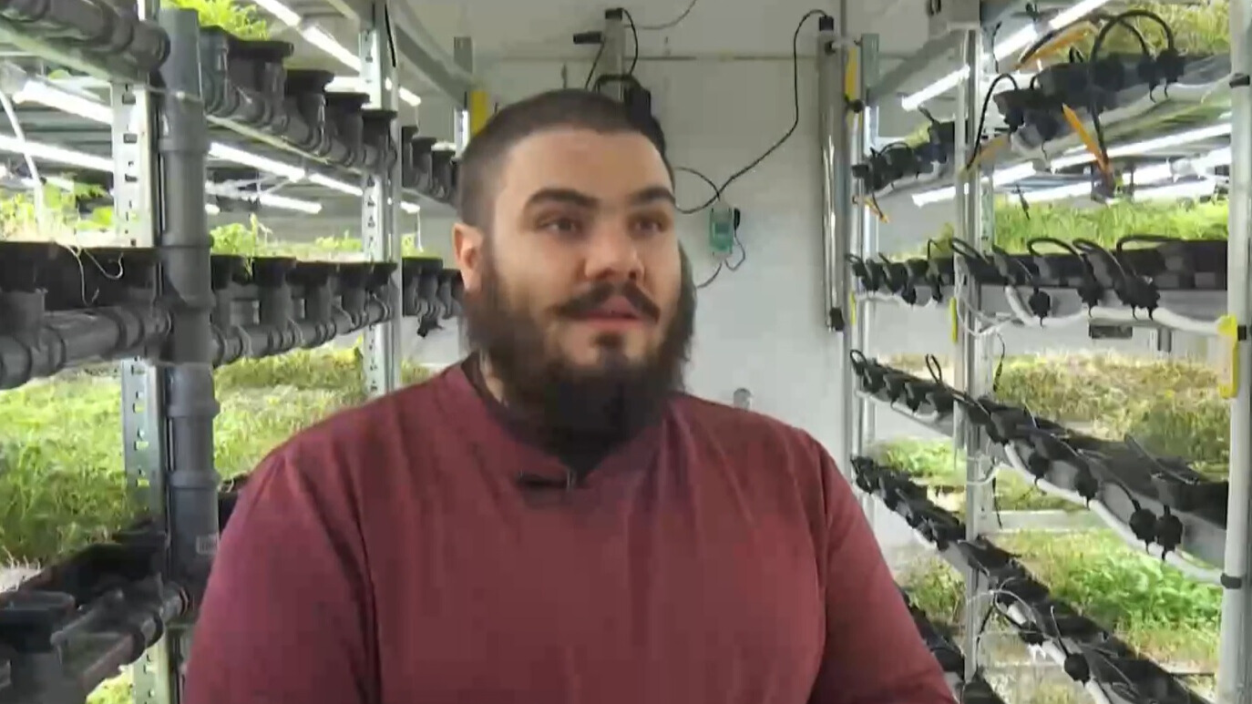 Endre Szűcks is the co-founder of Bedrock Farms, a farm in Hungary that uses hydroponics - a process of growing plants without soil./CGTN. 