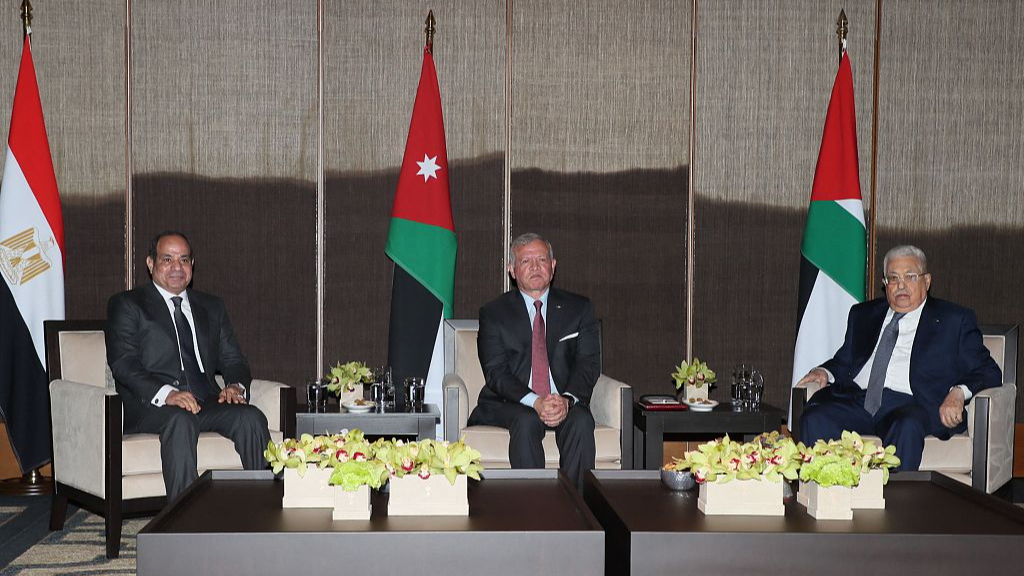 Jordan's King Abdullah with Egypt's Sisi and Palestinian leader Abbas on January 10. /Chris Setian/CFP