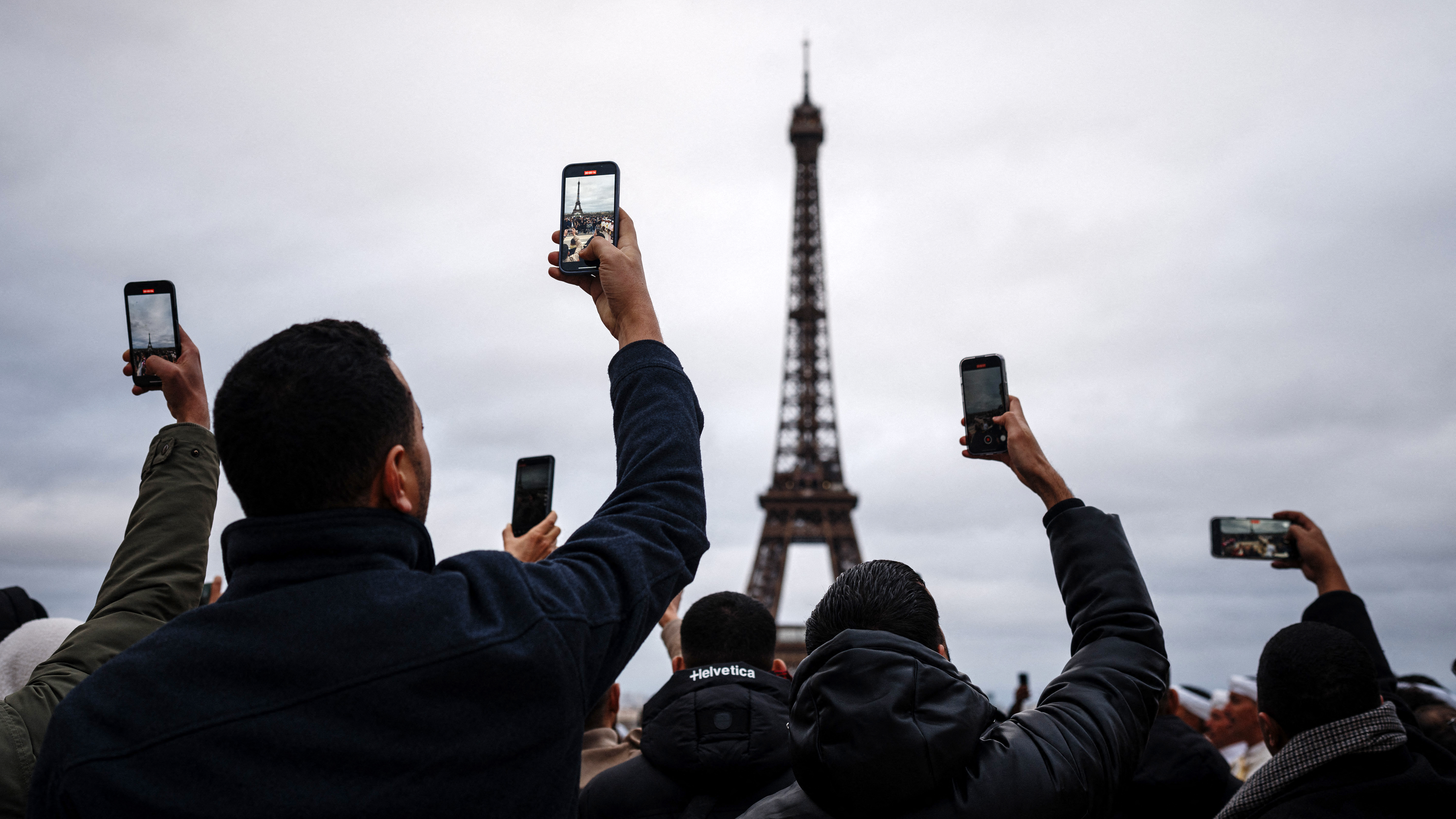 Paris's mayor wants to create a car-free zone near the Eiffel Tower. /Stephane De Sakutin/AFP