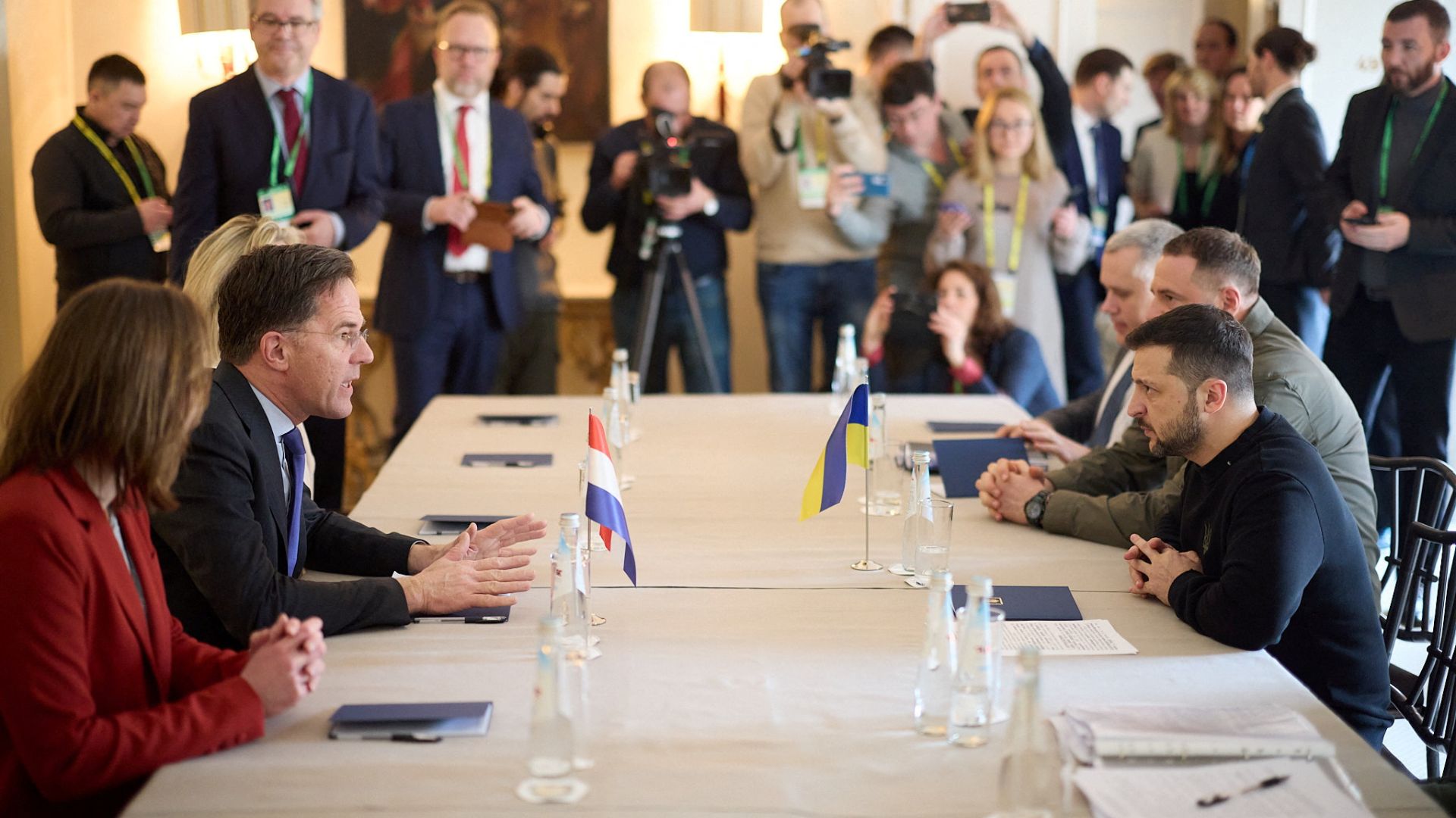 Ukraine's President Volodymyr Zelenskiy and Dutch PM Mark Rutte attend a meeting at the Munich Security Conference. /Ukrainian Presidential Press Service/Handout via Reuters