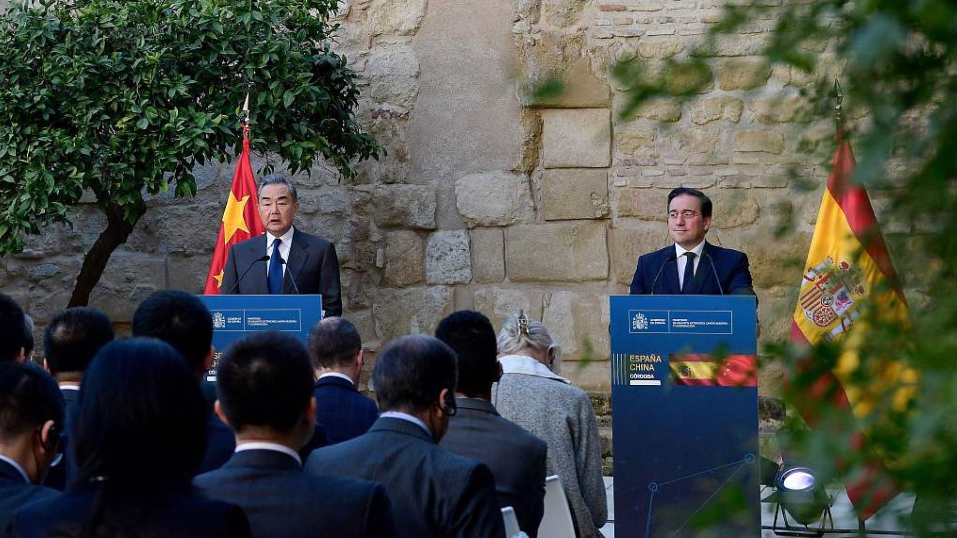 Spain's Minister of Foreign Affairs Jose Manuel Albares (R) and China's Foreign Minister Wang Yi address reporters in Cordoba on Sunday. /Cristina Quicler/CFP
