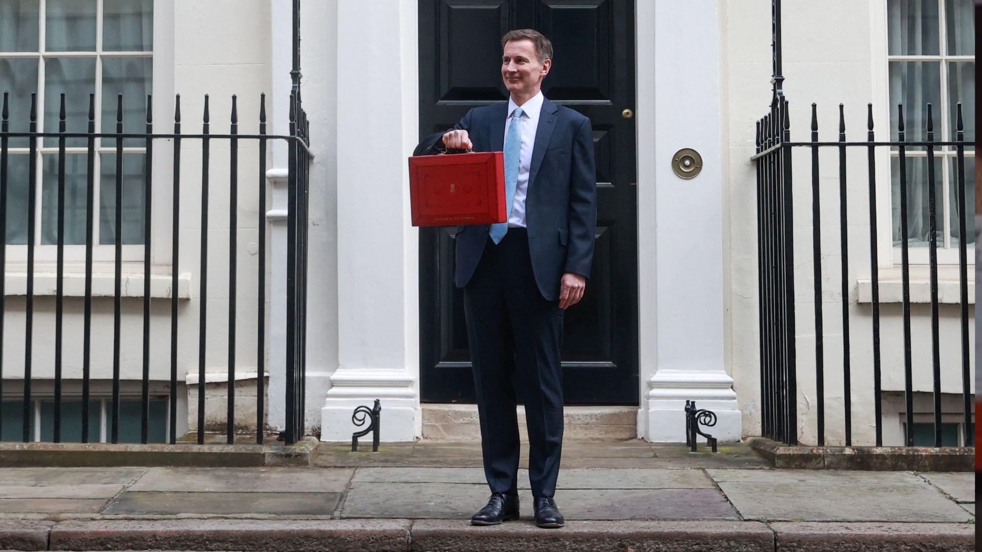 UK finance minister Jeremy Hunt announced a $13 billion tax cut for 27 million workers. /Hannah McKay/Reuters