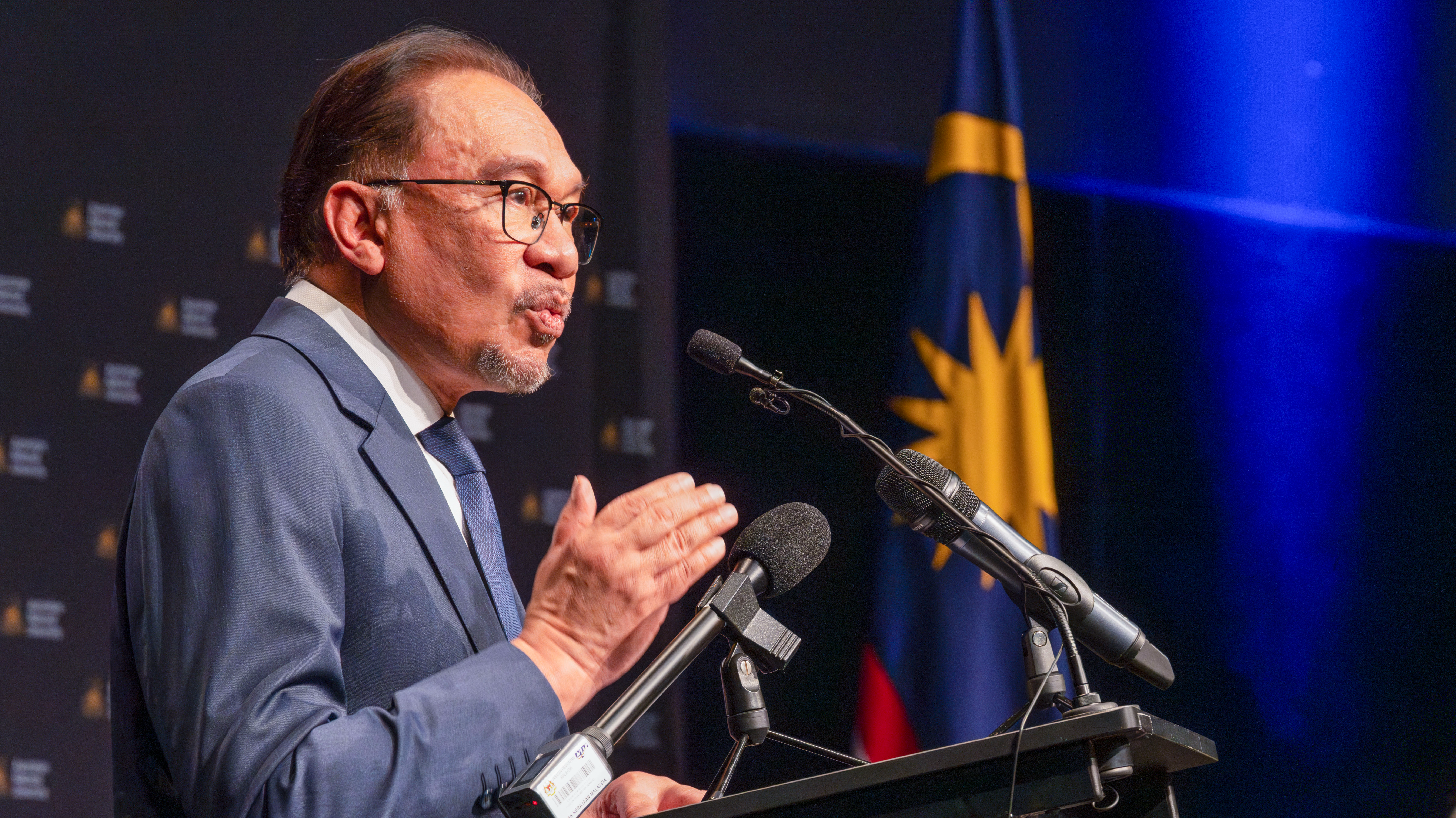 Prime Minister Anwar Ibrahim says Malaysia's government is committed to solving the mystery of Flight MH-370. /Jamie Kidston/AP
