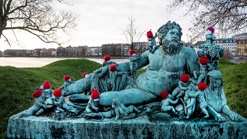 The statue of the Nilen god at the Dronning-Louises-Bro bridge in Copenhagen, Denmark. /CFP