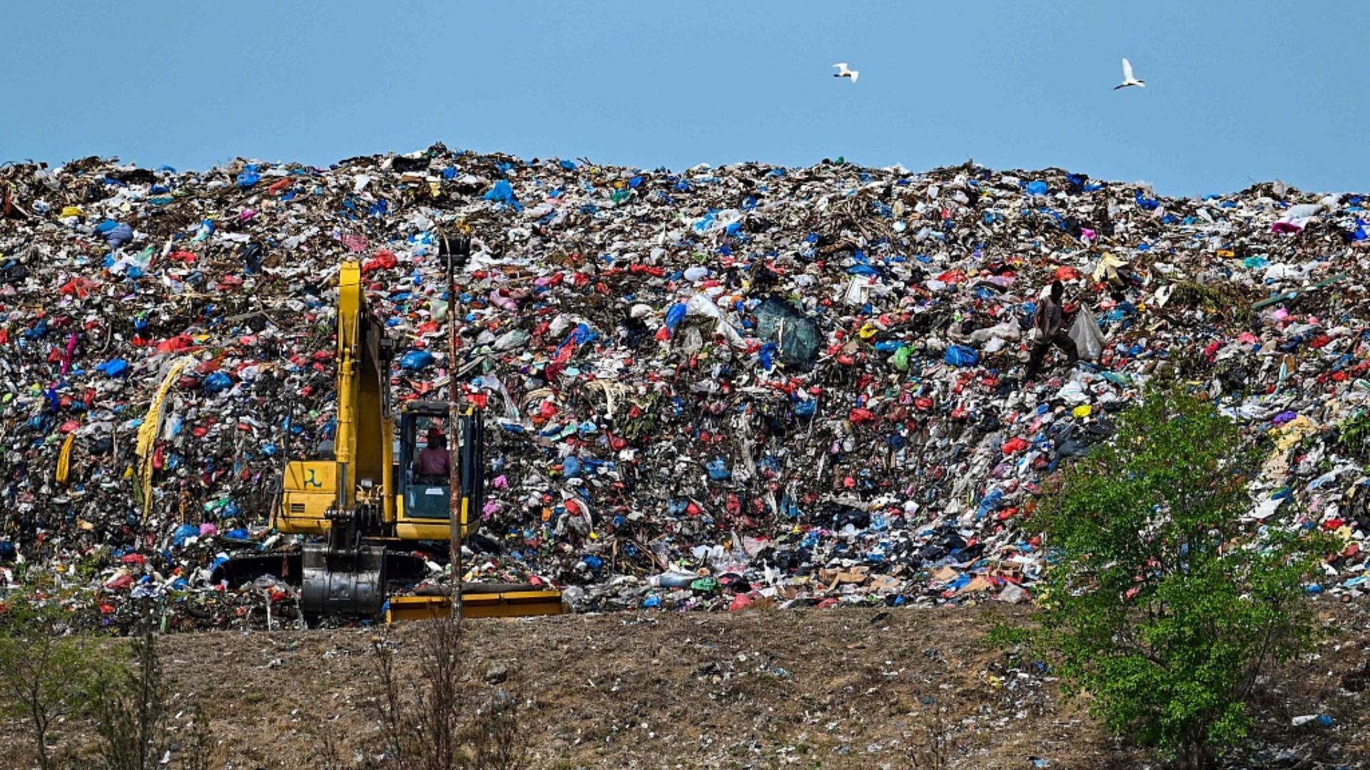 A landfill sitein Banda Aceh, Indonesia. /Chaideer Mahyuddin/CFP