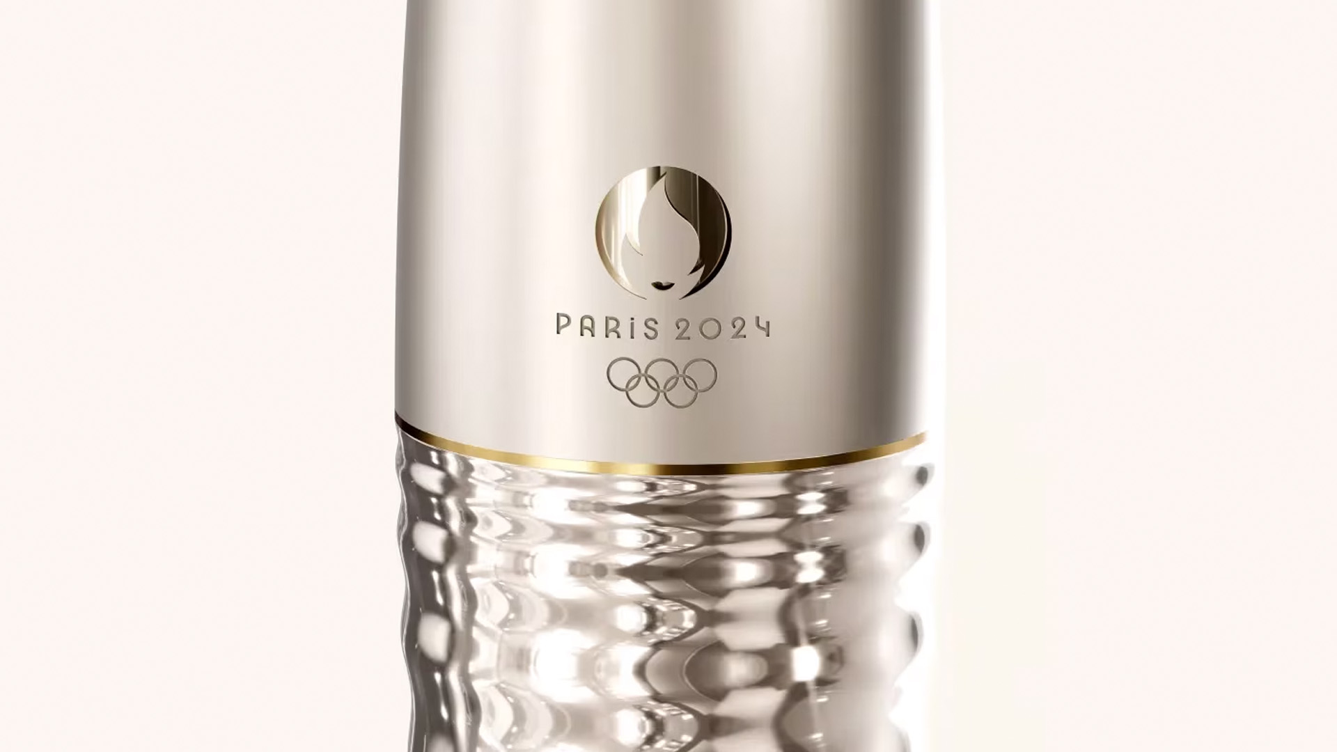 The curves of the Olympic torch reflect the themes of equality and peace /Paris 2024