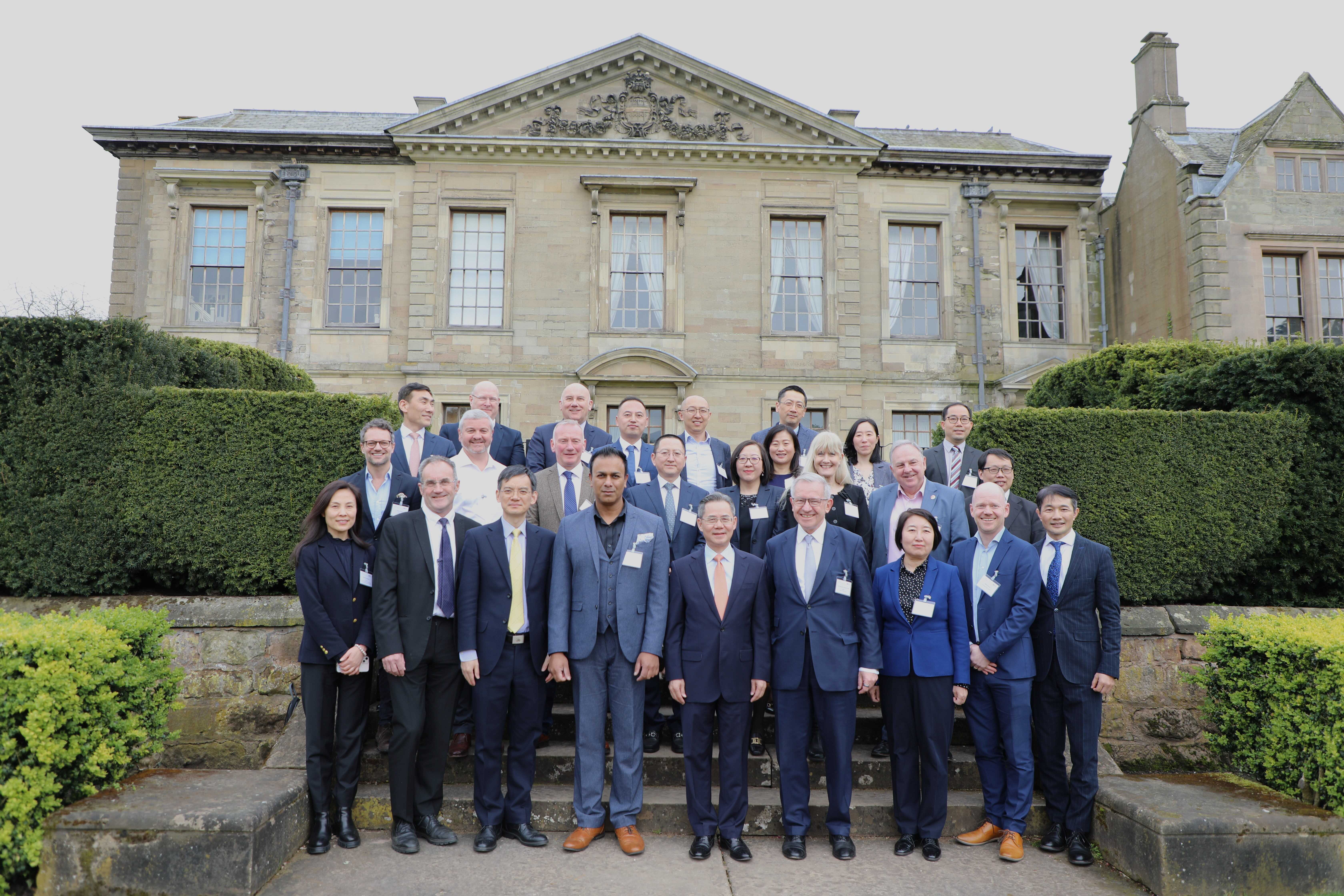 Group photo of participants in the China-Midlands Cooperation Forum. /Chinese Embassy in the UK