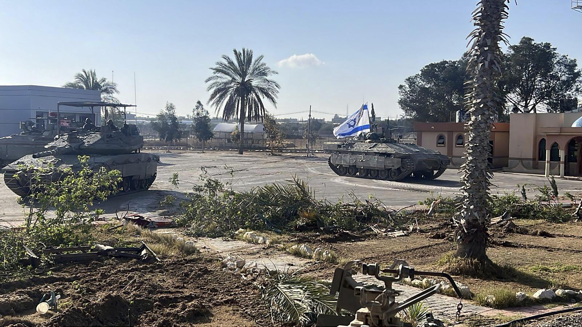 Israeli tanks entering the Palestinian side of the Rafah border crossing between Gaza and Egypt in the southern Gaza Strip. /Israel Defense Forces