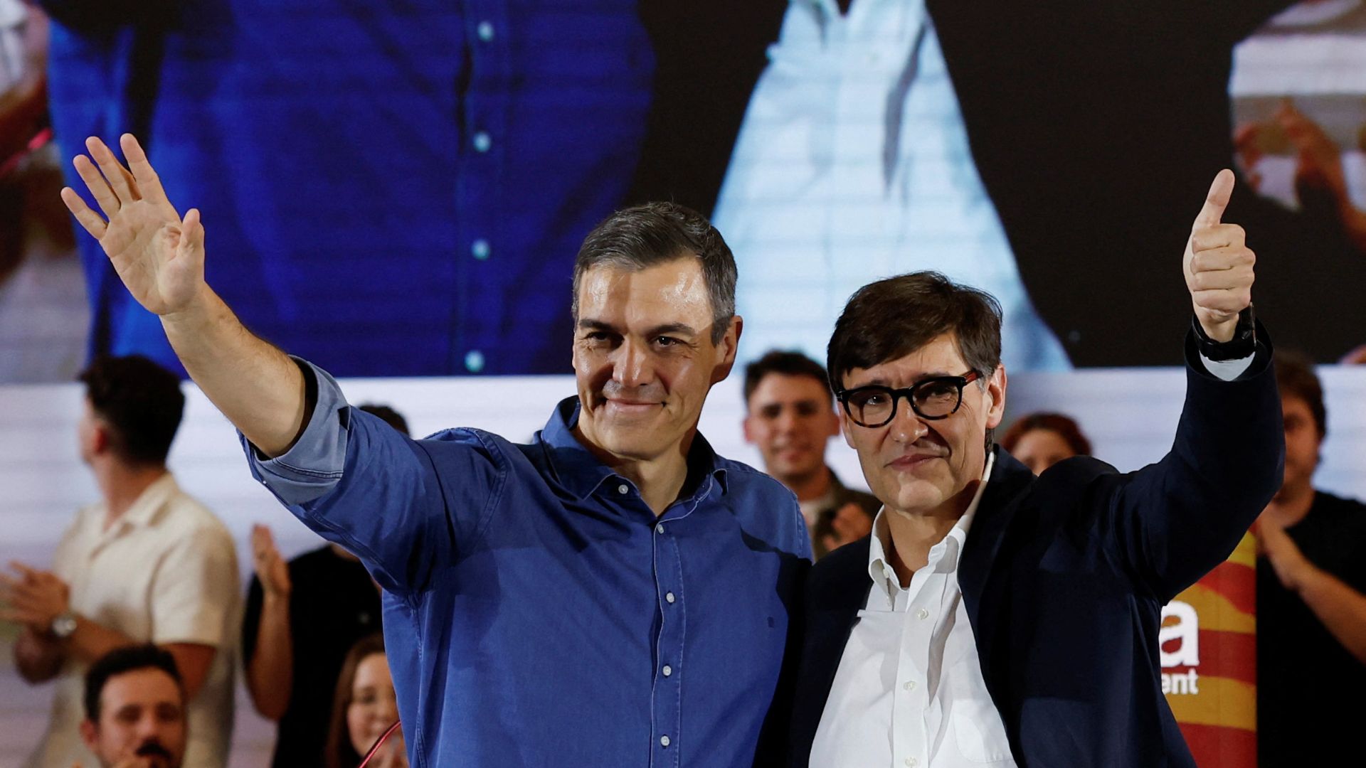Spain's Prime Minister Pedro Sanchez (left) and Salvador Illa, Socialist candidate for Catalan elections, at campaign event in Sant Boi de Llobregat. /Albert Gea/Reuters