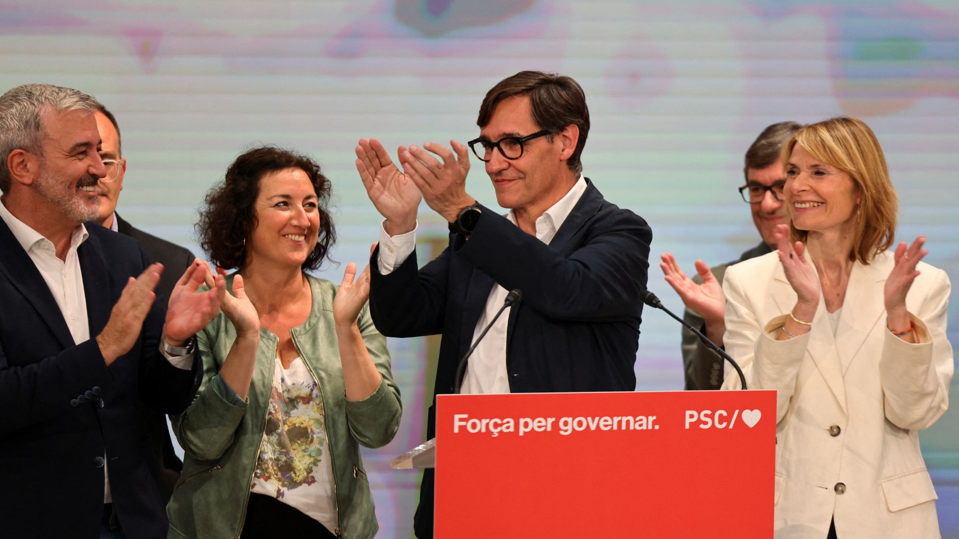 Socialist Party of Catalonia (PSC) candidate Salvador Illa applauds supporters in Barcelona. /Nacho Doce/Reuters

