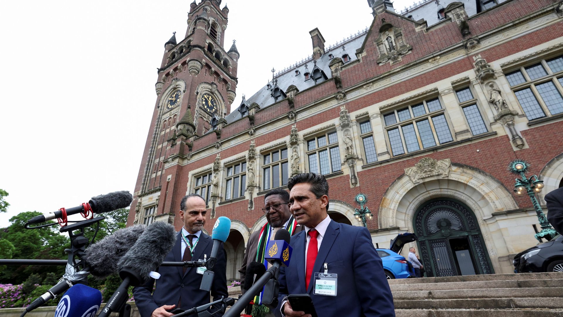 South African officials at the International Court of Justice in The Hague. /Yves Herman/Reuters