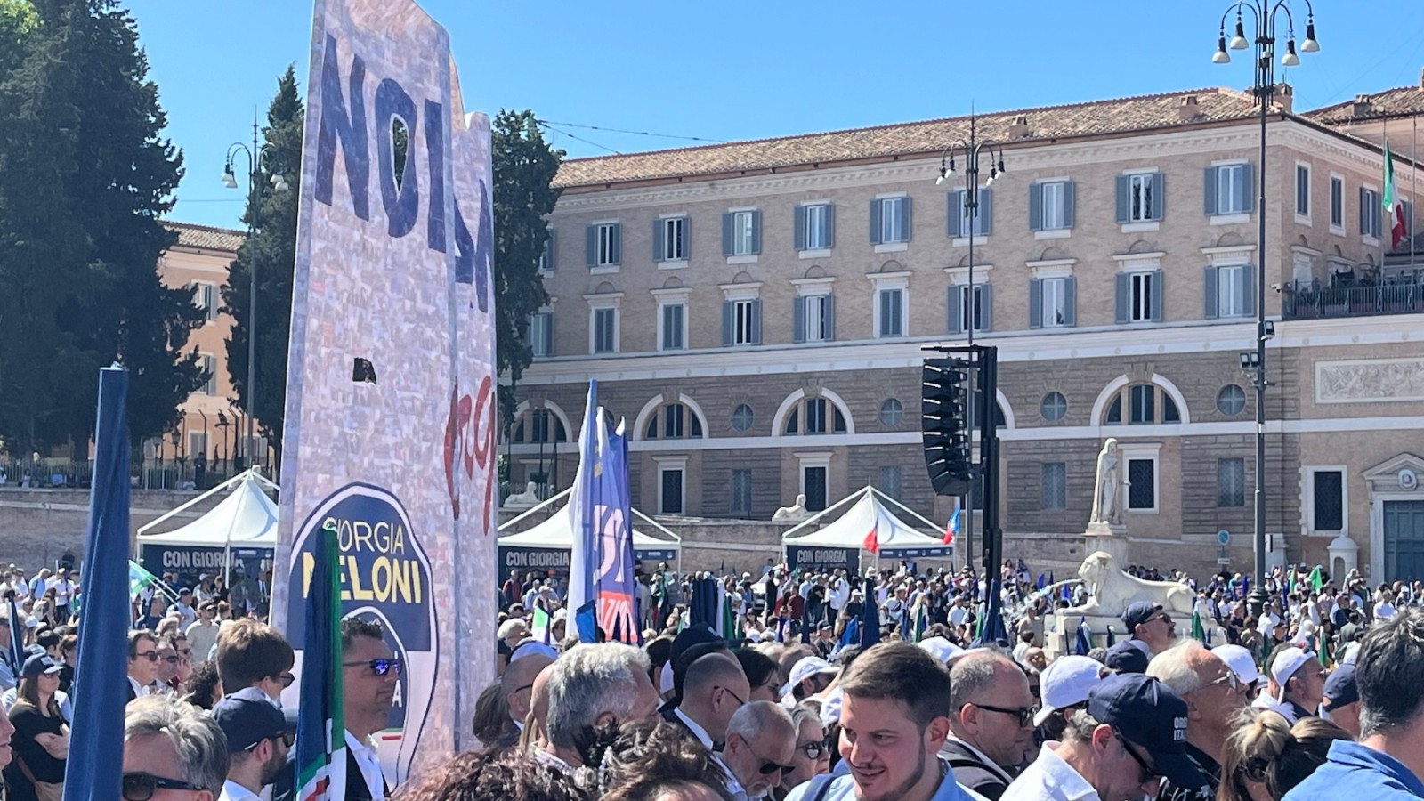 Many gathered to watch Italian Prime Minister Giorgia Meloni speak in Rome. /CGTN Europe