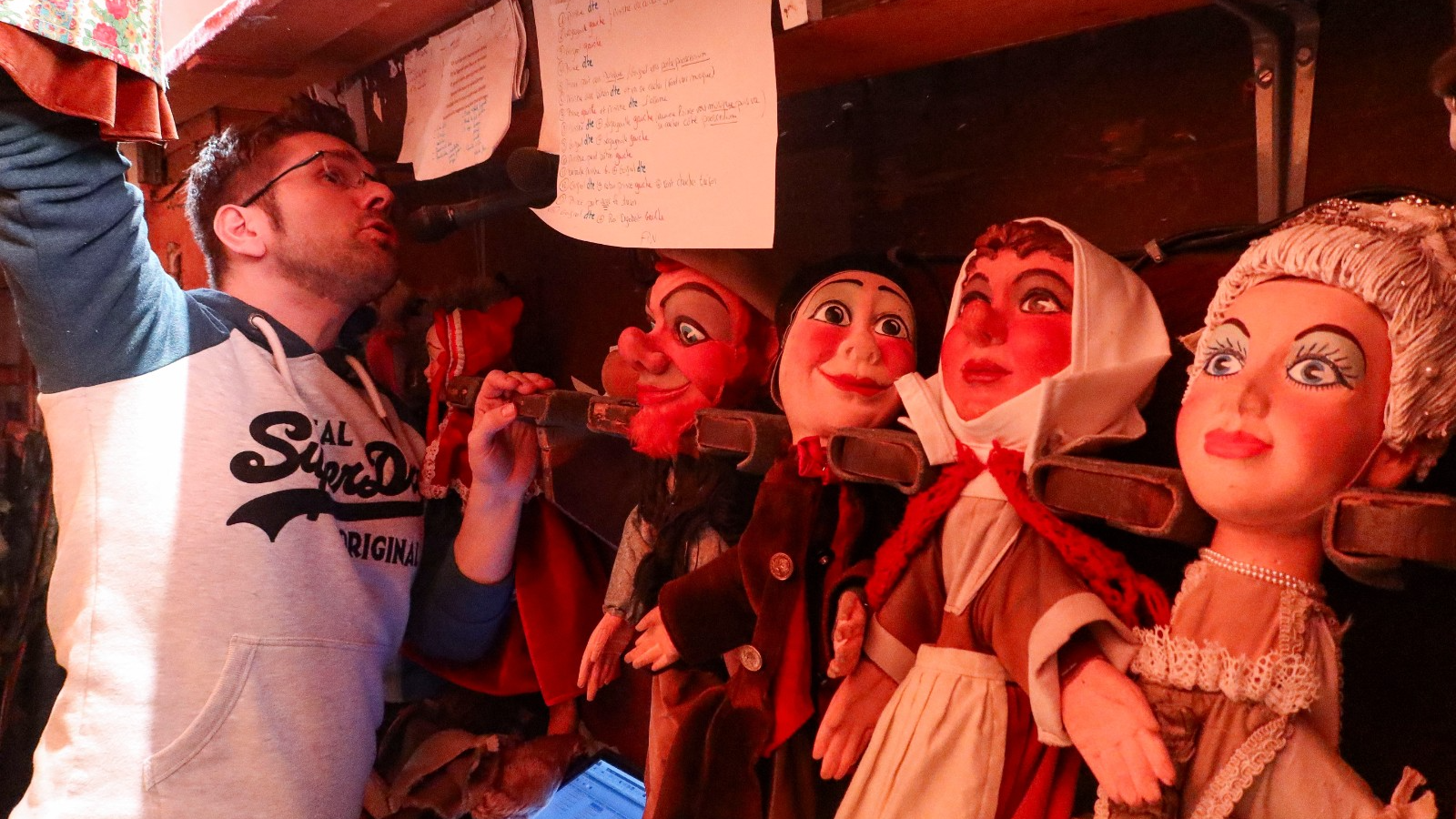 Julien Sommer performs 'Little Red Riding Hood', one of the theater's last puppet shows before it closes for four months. /Ardee Napolitano/Reuters