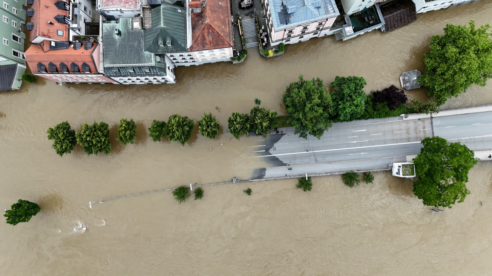 A drone shot shows the flood-affected area at the Donau river following heavy rainfalls in Passau. /Ayhan Uyanik/Reuters