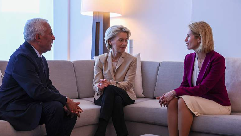 Von der Leyen (c), Costa (l) and Kallas (r) hope to take the three top jobs in the European Union /Olivier Hoslet