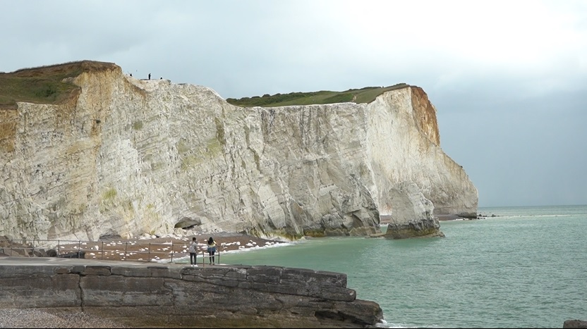 Eastbourne is popular with holidaymakers and wild swimmers. /CGTN