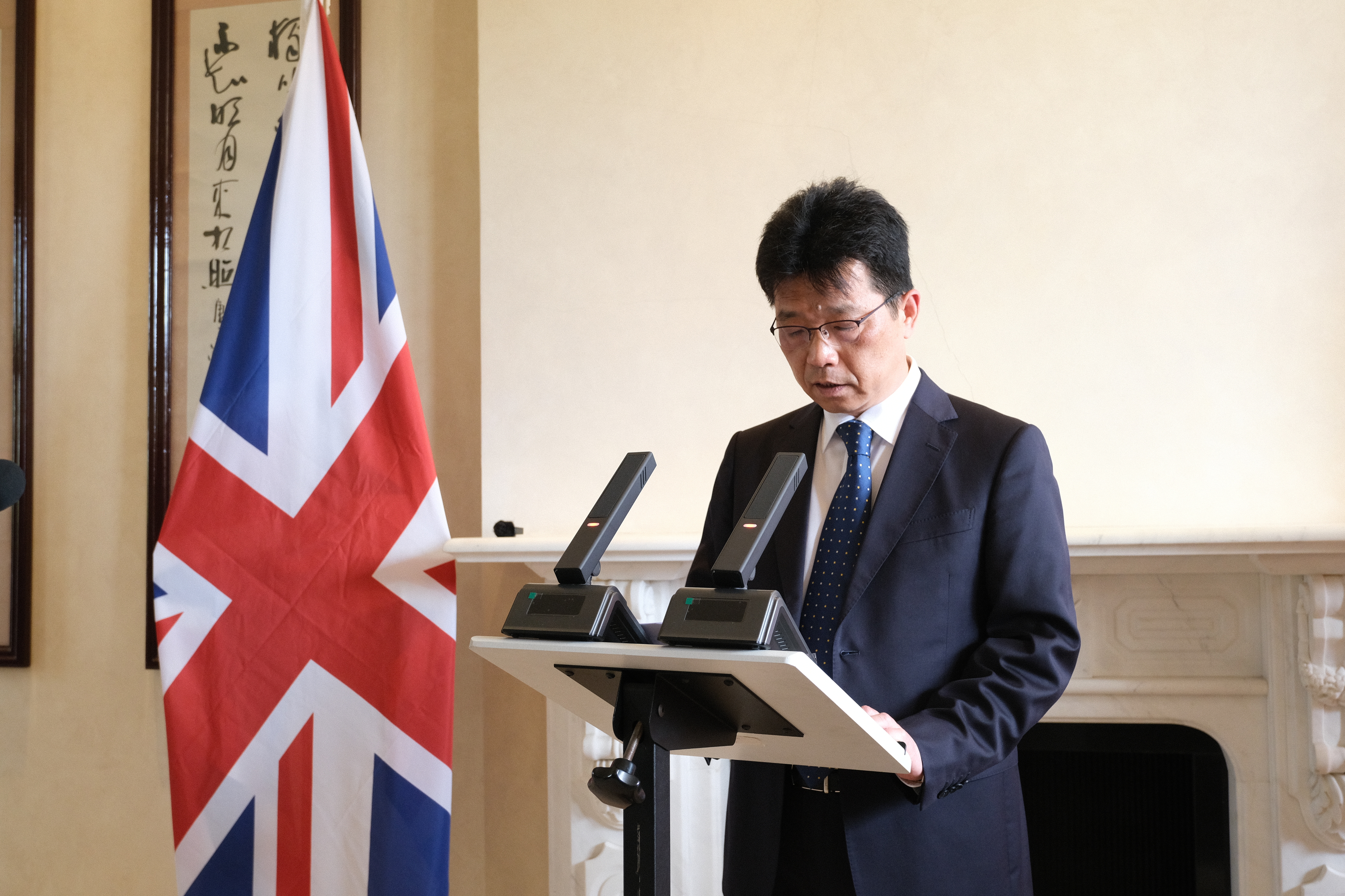 Minister Zhao Fei of the Chinese Embassy in the UK delivered a speech during the exhibition. /CGTN