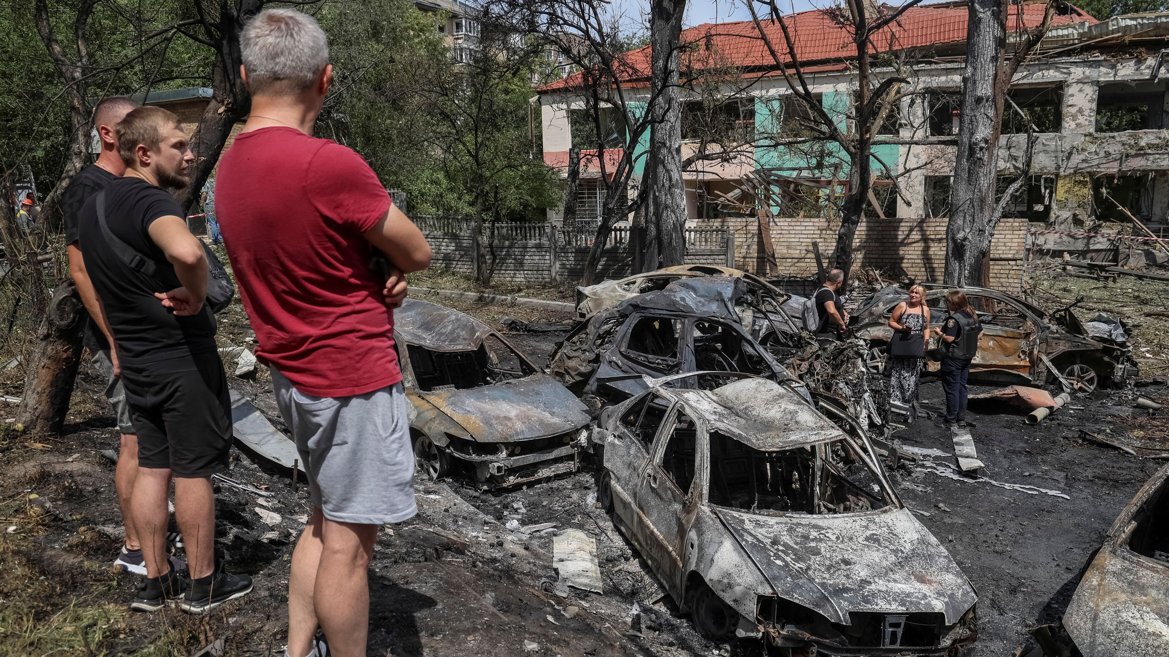 Damage in Kyiv after Russia's missile attack./ Oleksandr Ratushniak/Reuters