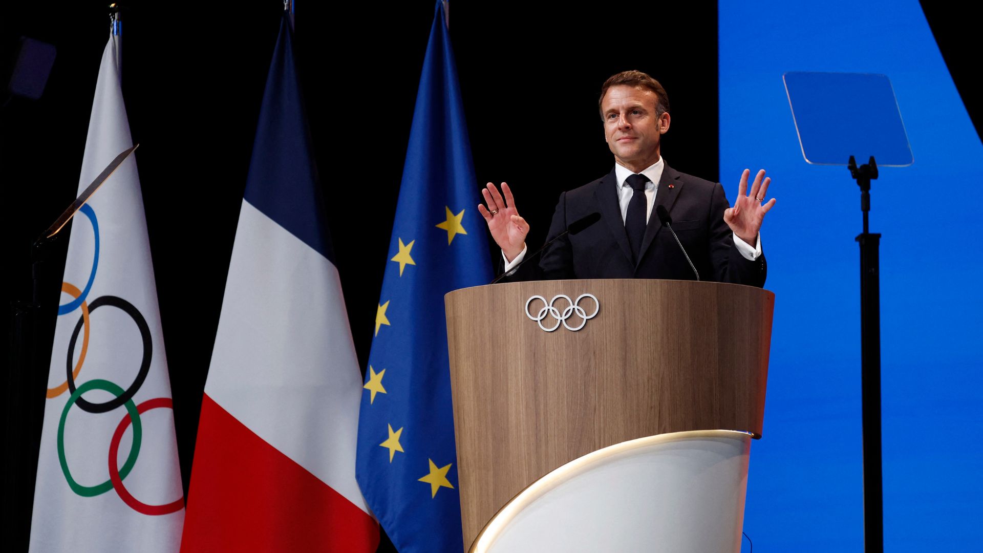 French President Emmanuel Macron makes a speech during the IOC Session. /Benoit Tessier/Reuters