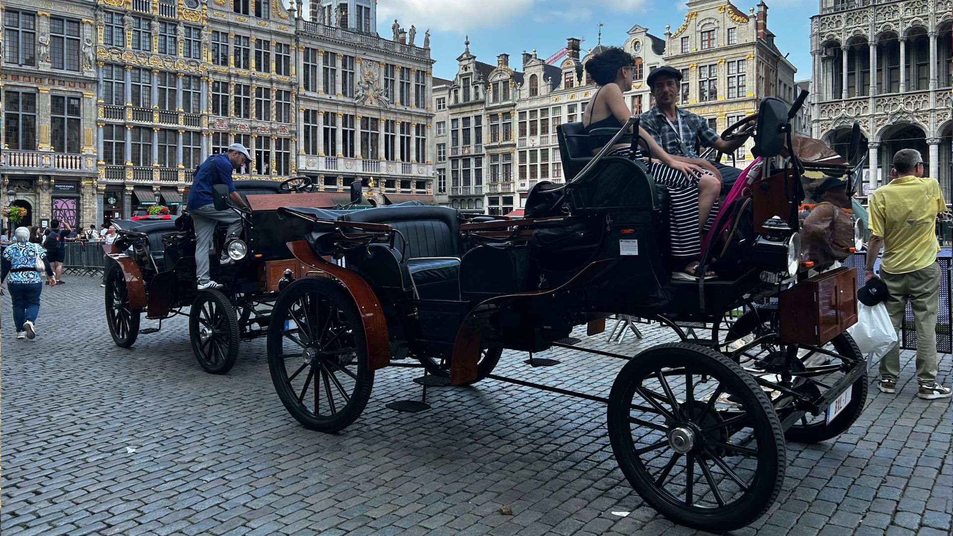 One of Thibault Danthine's two electric carriage tours. /Caroline Malone/CGTN