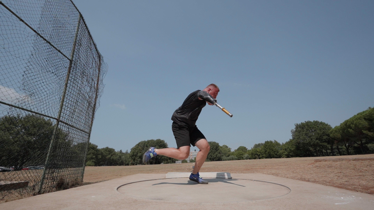 At just 23 years old, Kaurin recently set a world record in the F46 discus throw at the Zagreb Open.