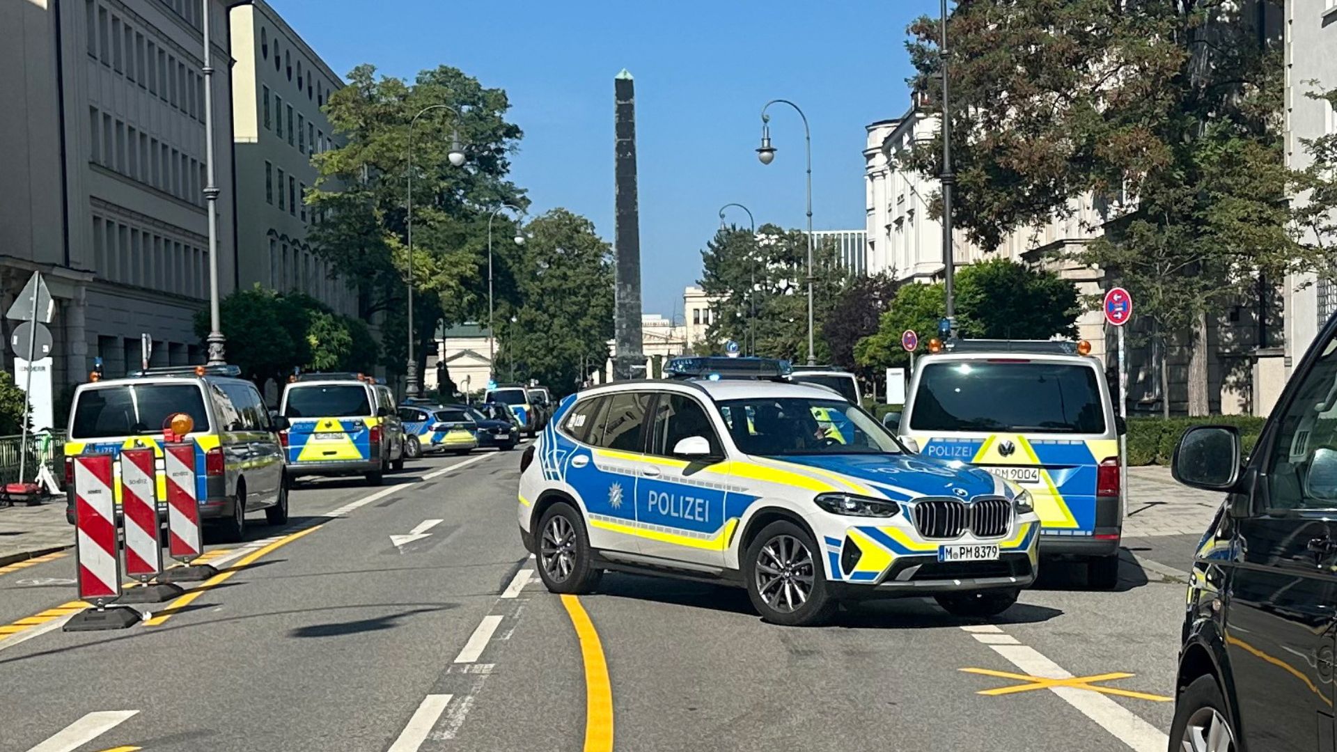 Police secure the area after the incident near both the Israeli consulate and a Nazi history museum in central Munich. /Anja Guder/Reuters