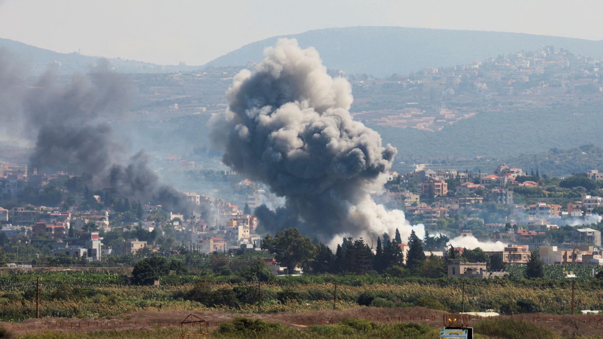 Smoke billows over southern Lebanon following Israeli strikes, amid ongoing cross-border hostilities between Hezbollah and Israeli forces, as seen from Tyre, southern Lebanon. /Aziz Taher/Reuters