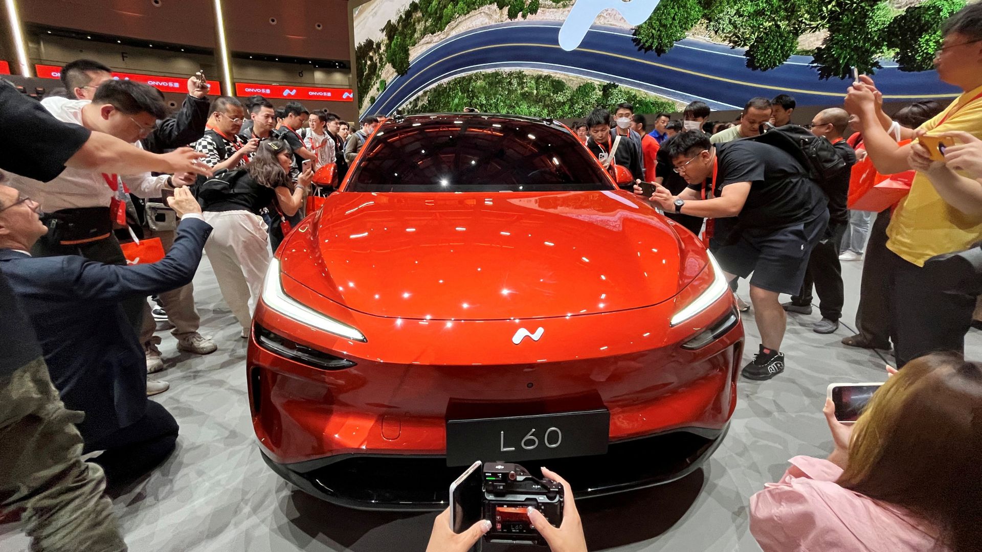 The Onvo L60 SUV, the first vehicle of Chinese electric vehicle (EV) maker Nio's new lower-priced brand. /Zoey Zhang/Reuters