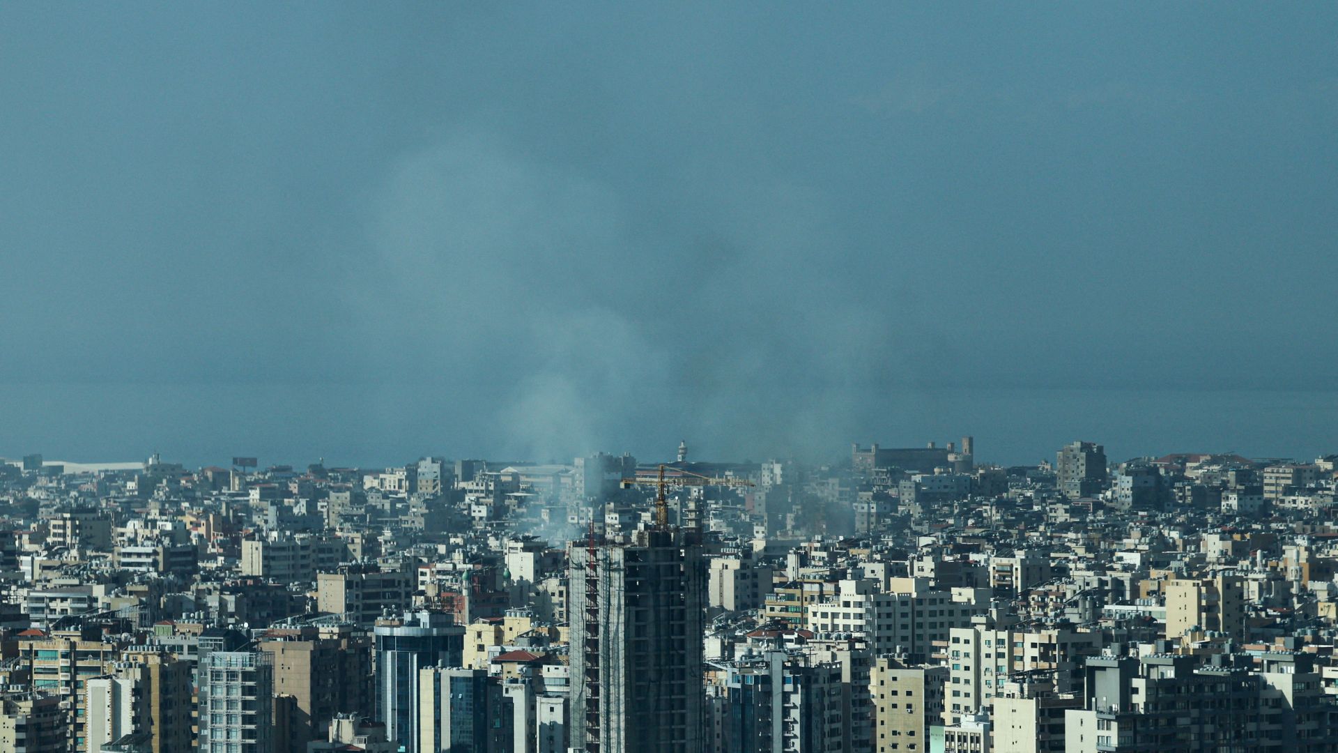 Smoke rises over Beirut's southern suburbs after Israeli air strikes. /Amr Abdallah Dalsh/Reuters